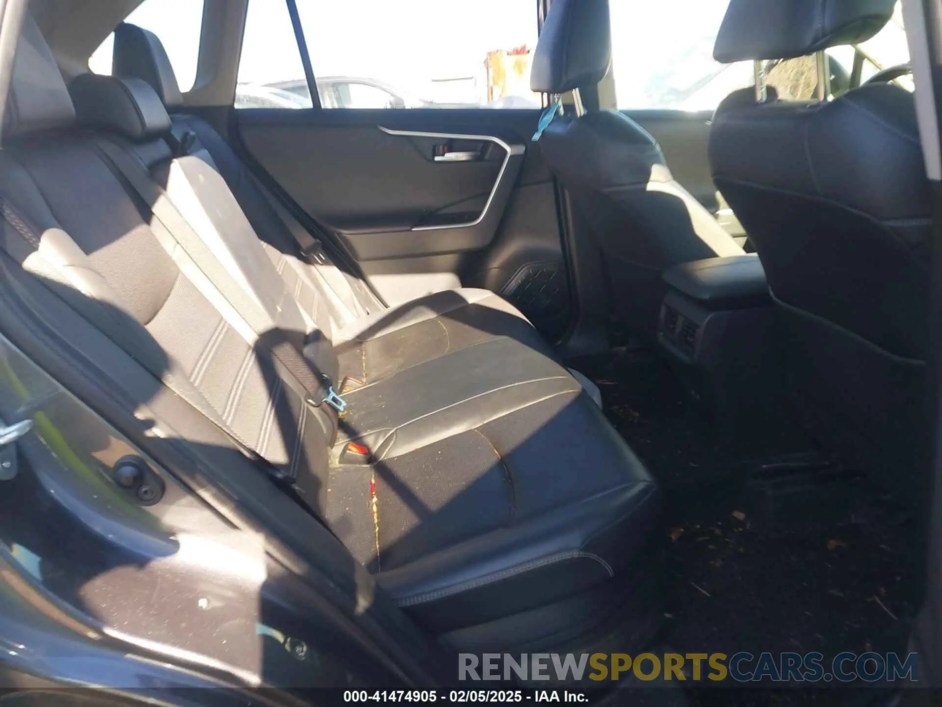 8 Photograph of a damaged car JTMDWRFVXLD525510 TOYOTA RAV4 HYBRID 2020