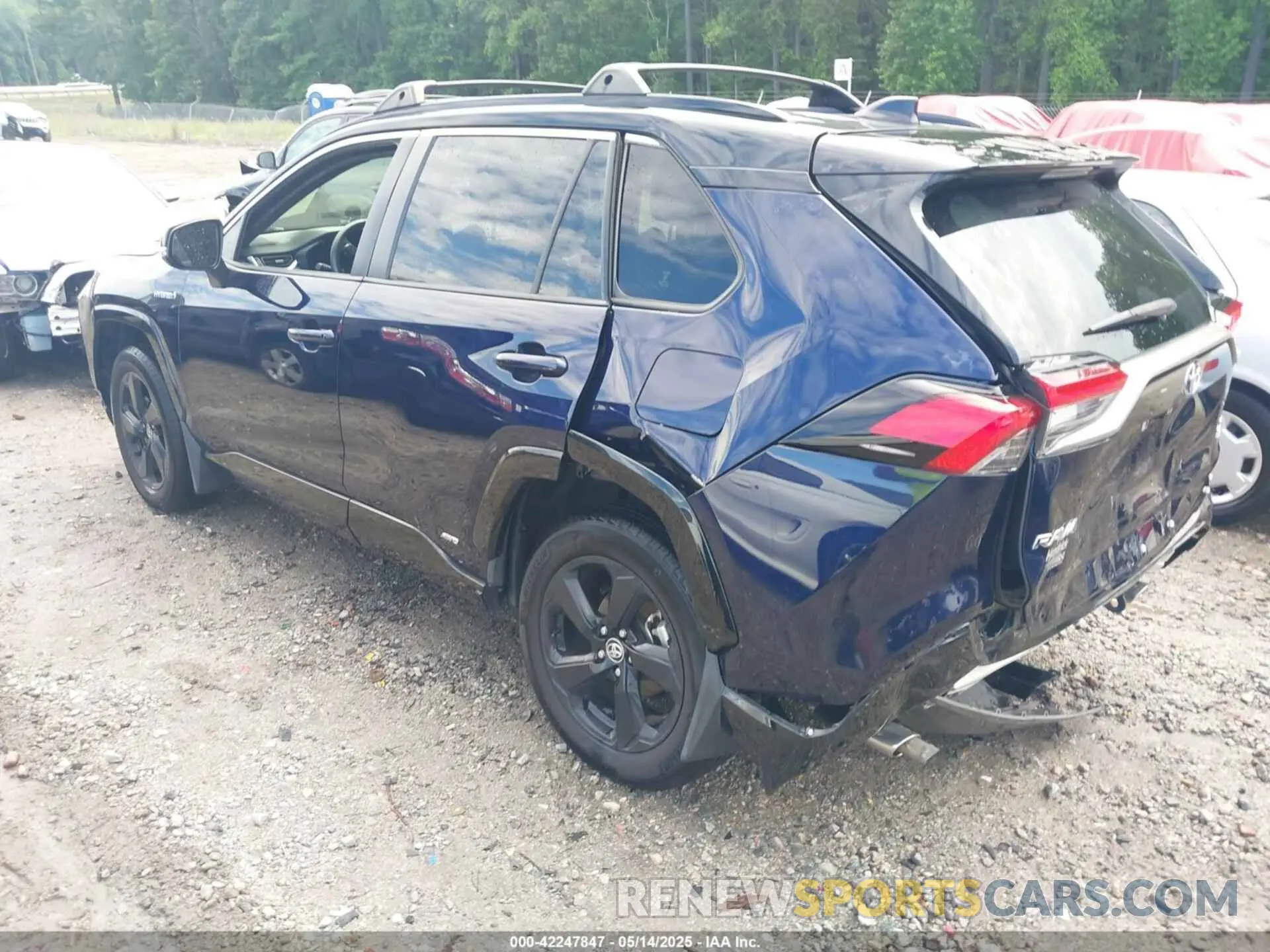 3 Photograph of a damaged car JTME6RFV8LD502070 TOYOTA RAV4 HYBRID 2020