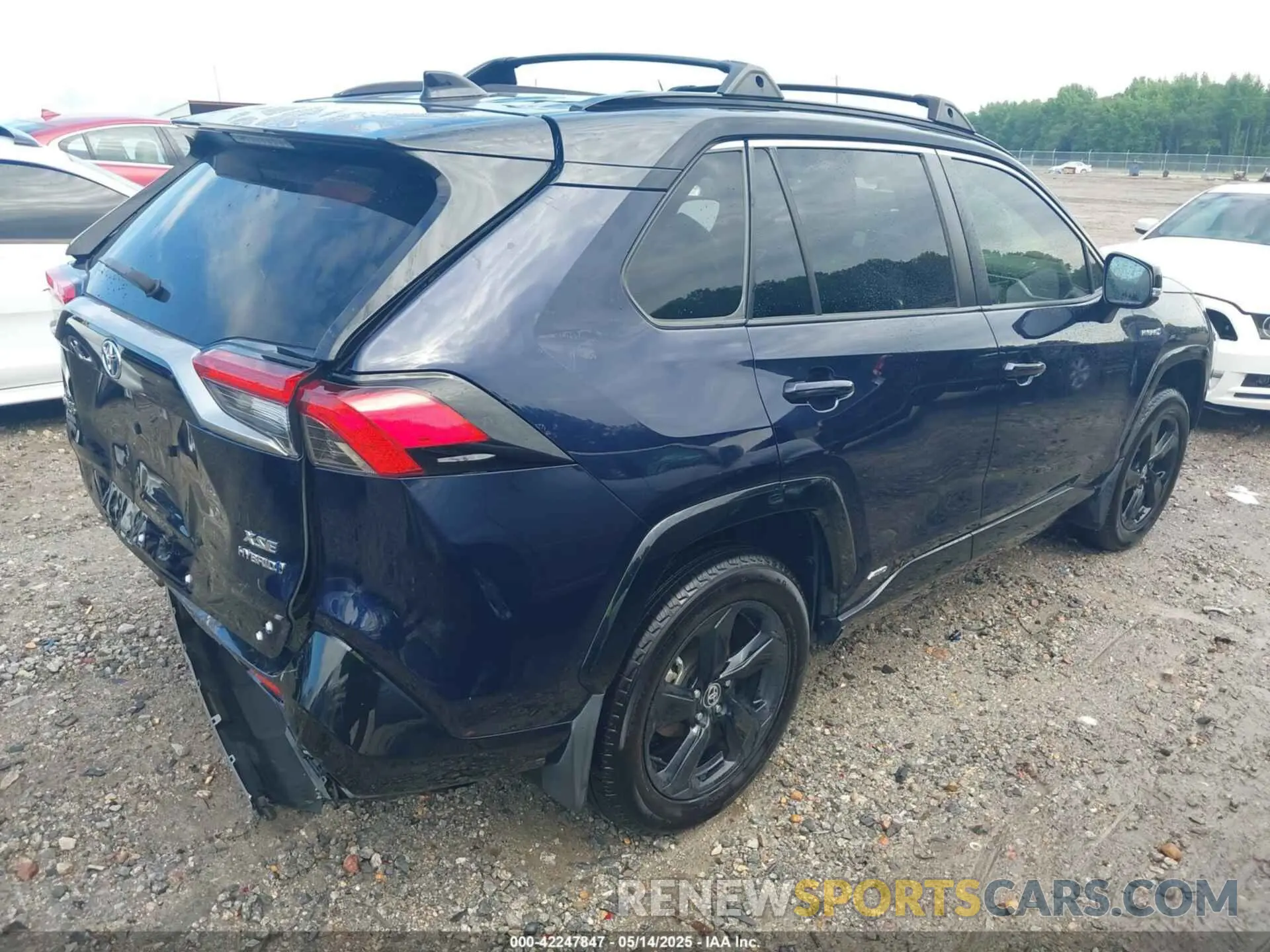 4 Photograph of a damaged car JTME6RFV8LD502070 TOYOTA RAV4 HYBRID 2020