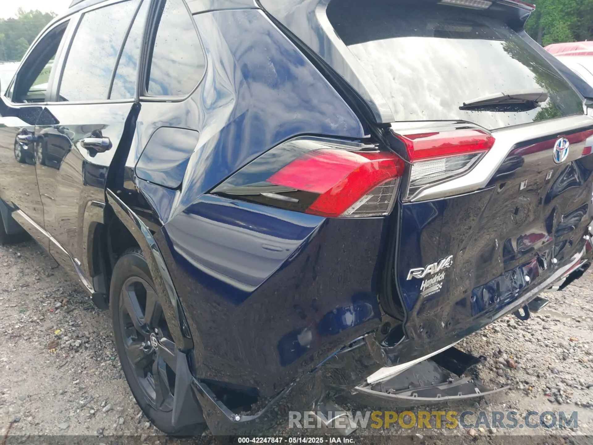 6 Photograph of a damaged car JTME6RFV8LD502070 TOYOTA RAV4 HYBRID 2020