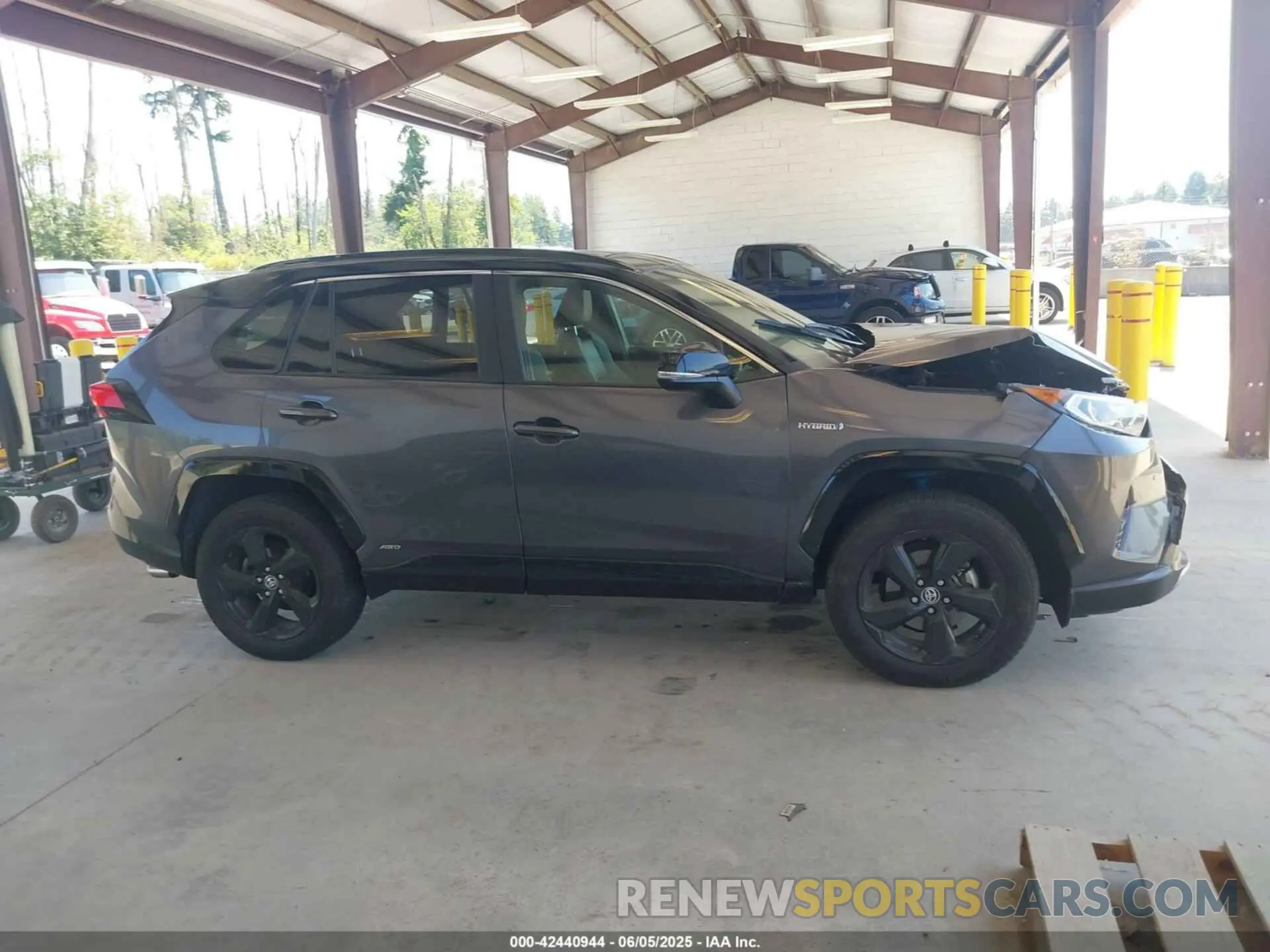 14 Photograph of a damaged car JTMEWRFV2LD531631 TOYOTA RAV4 HYBRID 2020