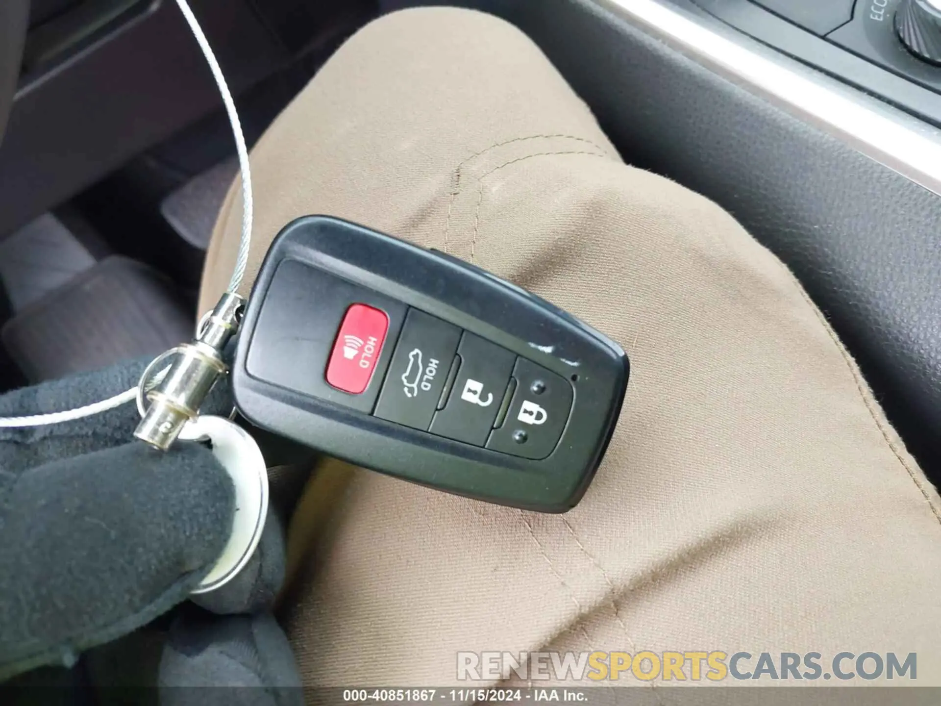 11 Photograph of a damaged car JTMEWRFV2LJ038369 TOYOTA RAV4 HYBRID 2020