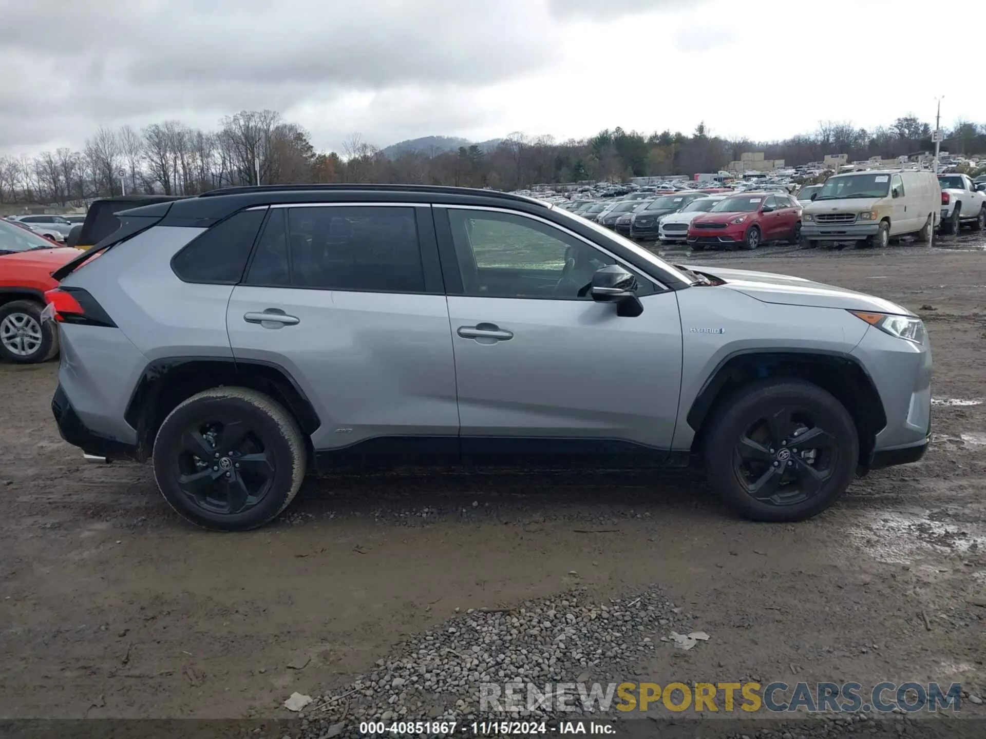 13 Photograph of a damaged car JTMEWRFV2LJ038369 TOYOTA RAV4 HYBRID 2020