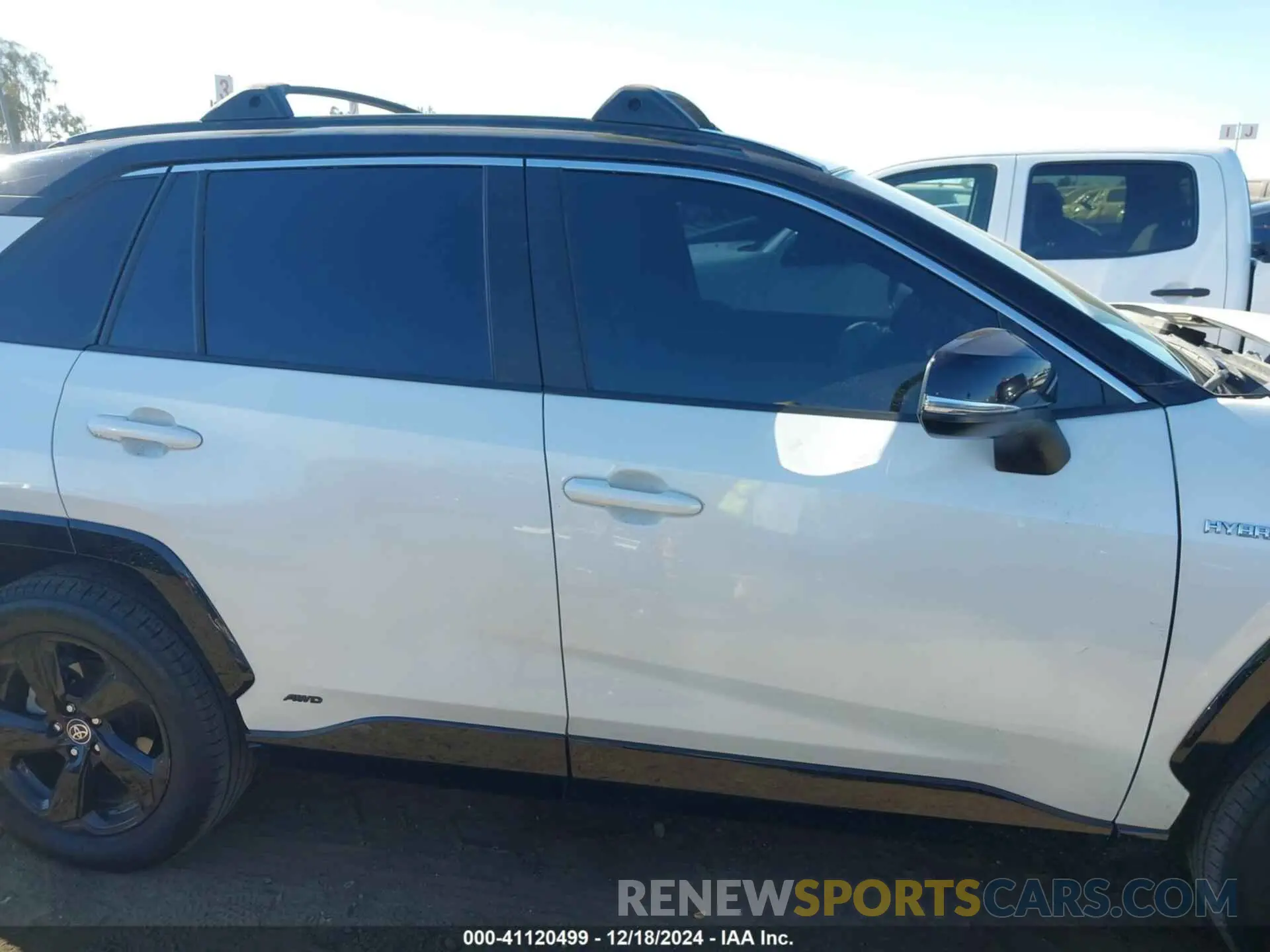 14 Photograph of a damaged car JTMEWRFV2LJ044138 TOYOTA RAV4 HYBRID 2020