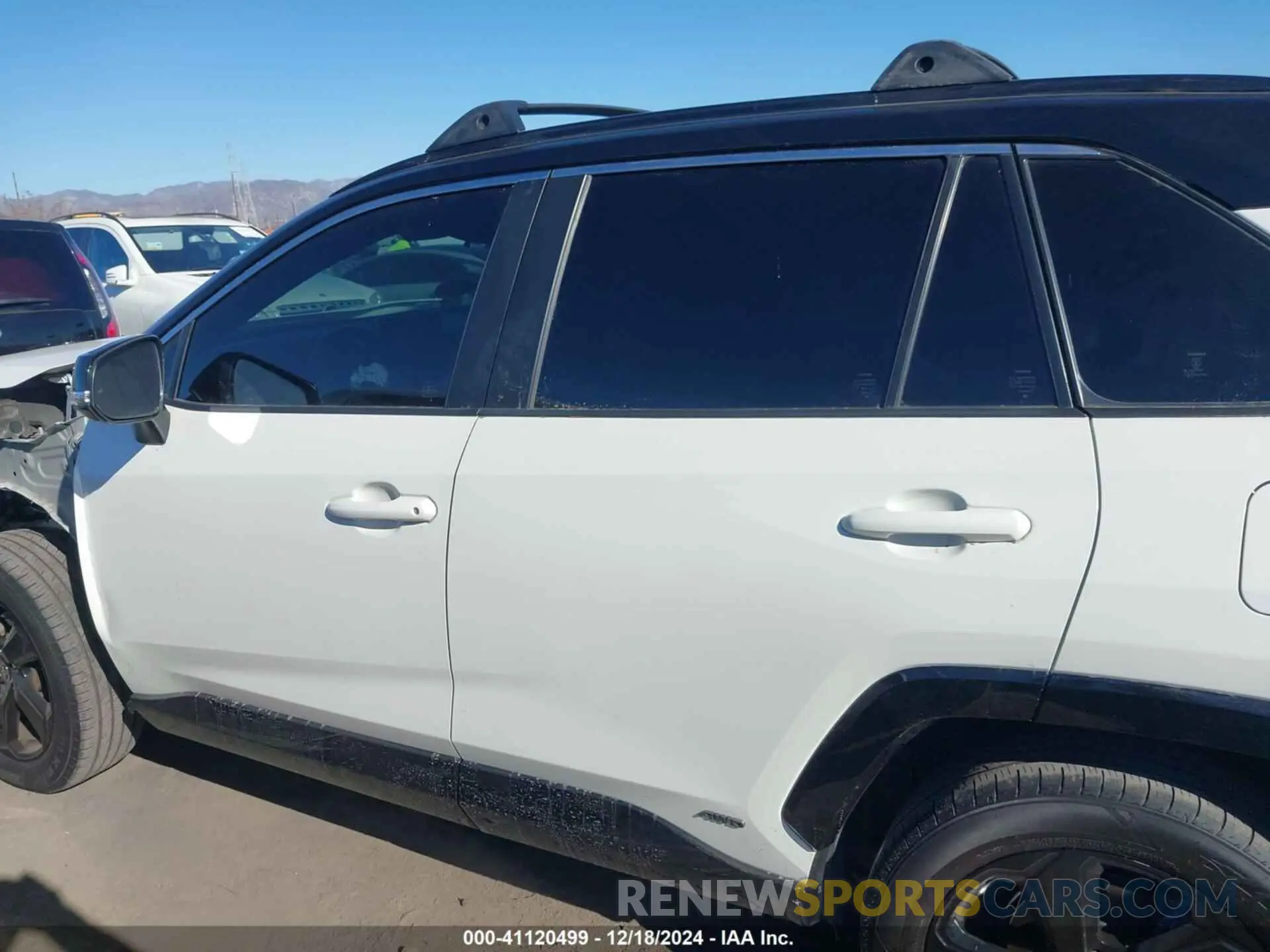 15 Photograph of a damaged car JTMEWRFV2LJ044138 TOYOTA RAV4 HYBRID 2020