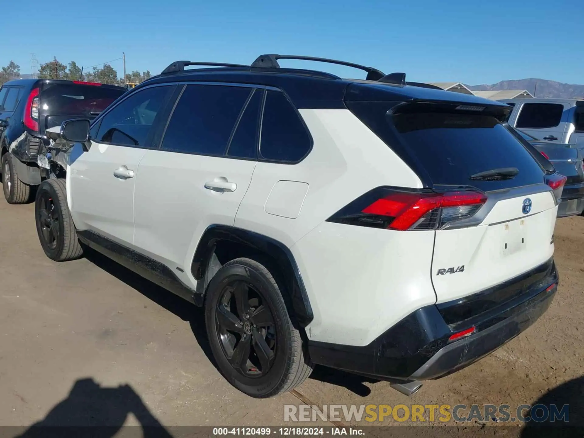 3 Photograph of a damaged car JTMEWRFV2LJ044138 TOYOTA RAV4 HYBRID 2020