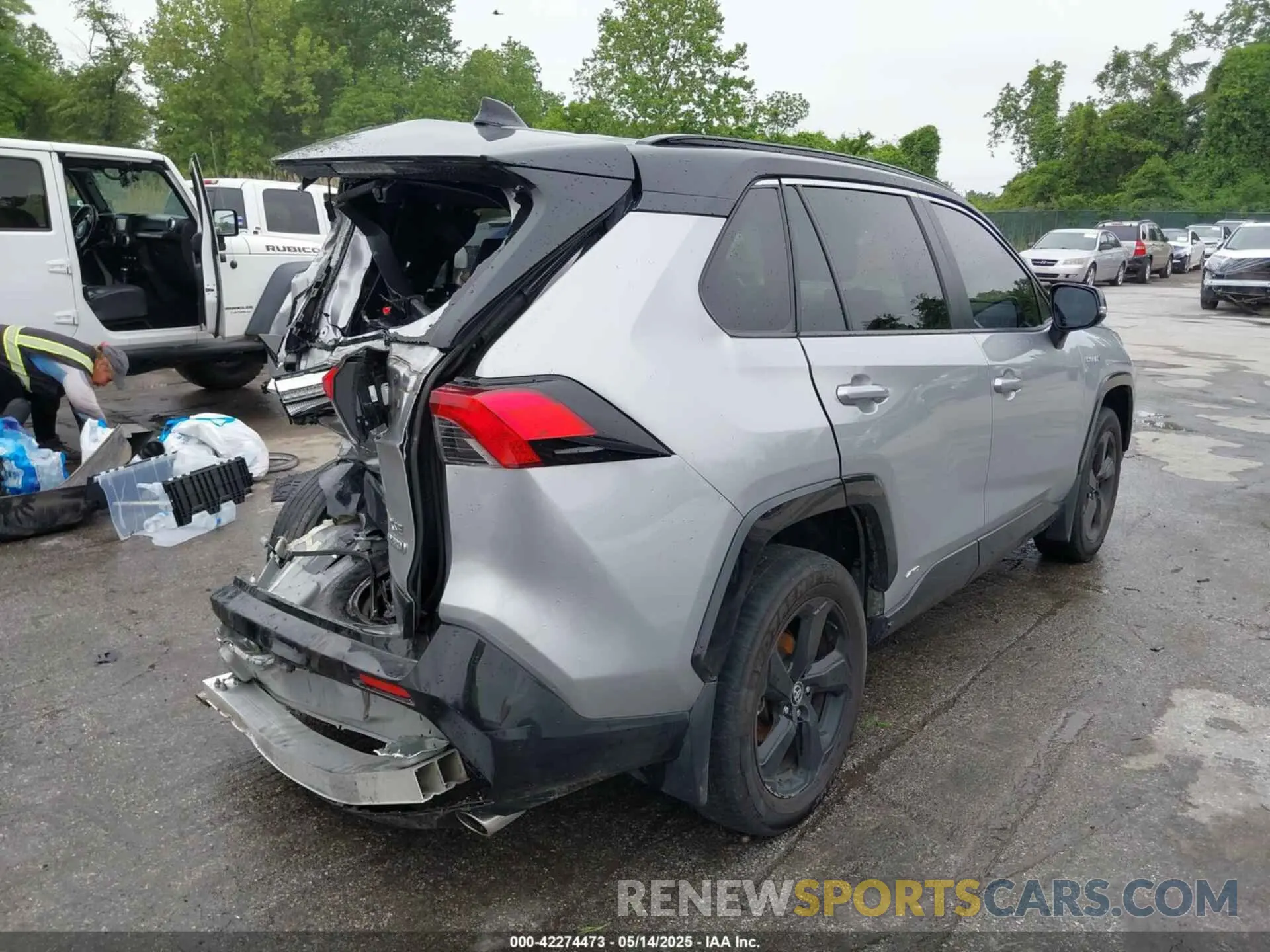 4 Photograph of a damaged car JTMEWRFV2LJ048285 TOYOTA RAV4 HYBRID 2020