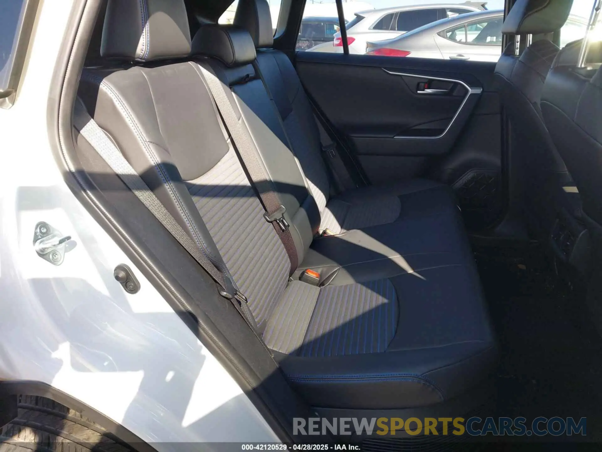 8 Photograph of a damaged car JTMEWRFV3LD541634 TOYOTA RAV4 HYBRID 2020