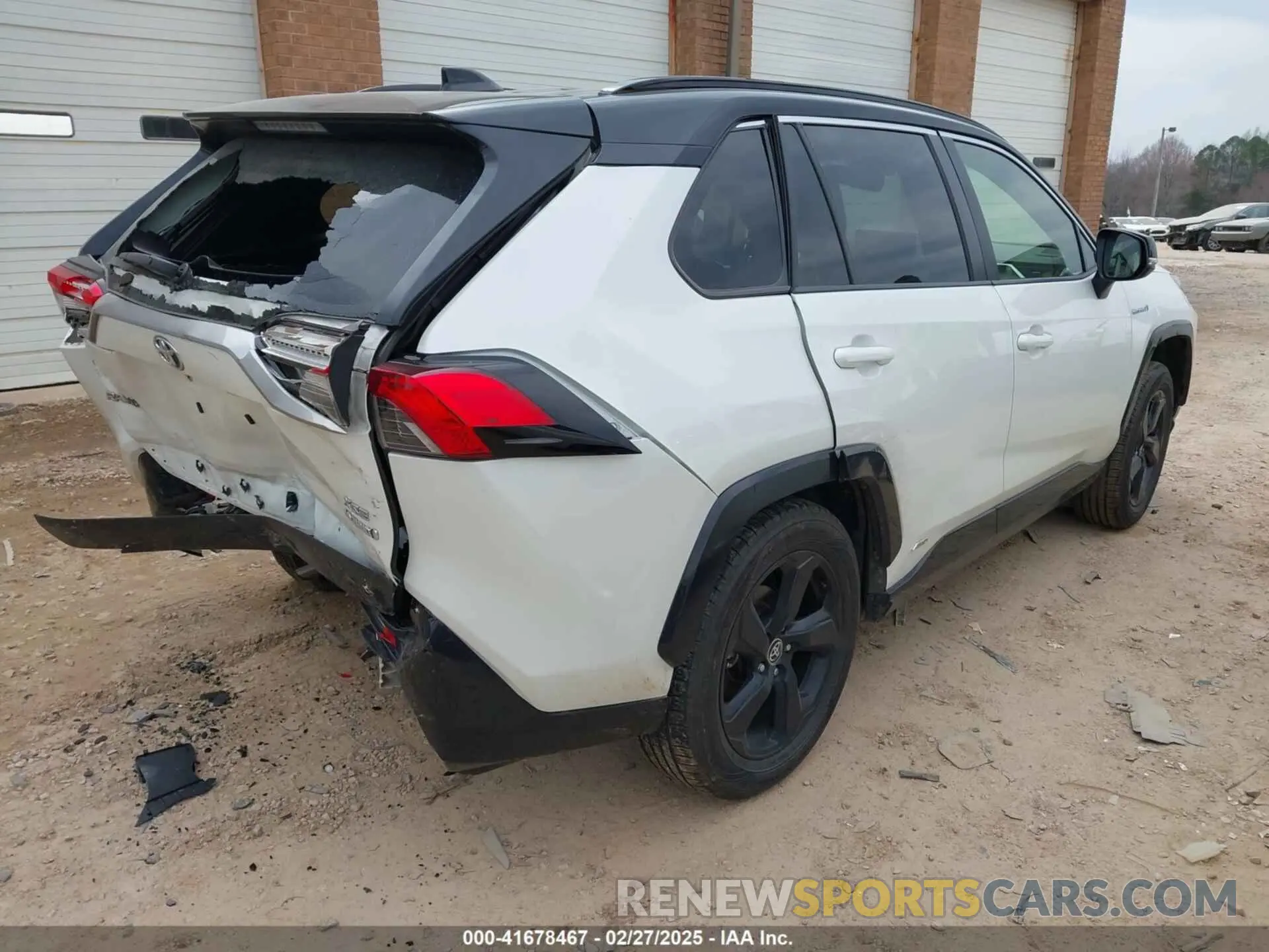 4 Photograph of a damaged car JTMEWRFV9LJ036568 TOYOTA RAV4 HYBRID 2020