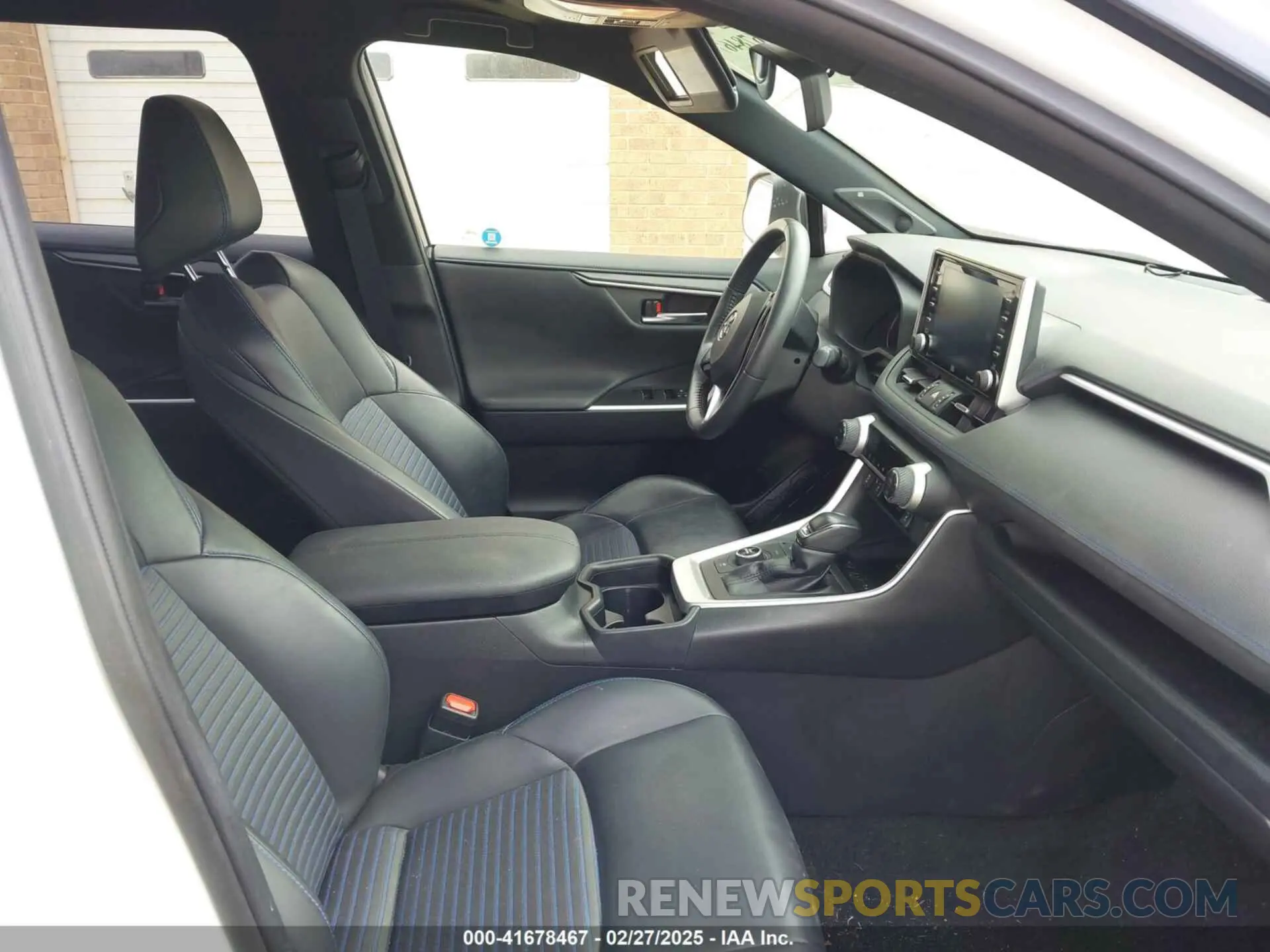 5 Photograph of a damaged car JTMEWRFV9LJ036568 TOYOTA RAV4 HYBRID 2020
