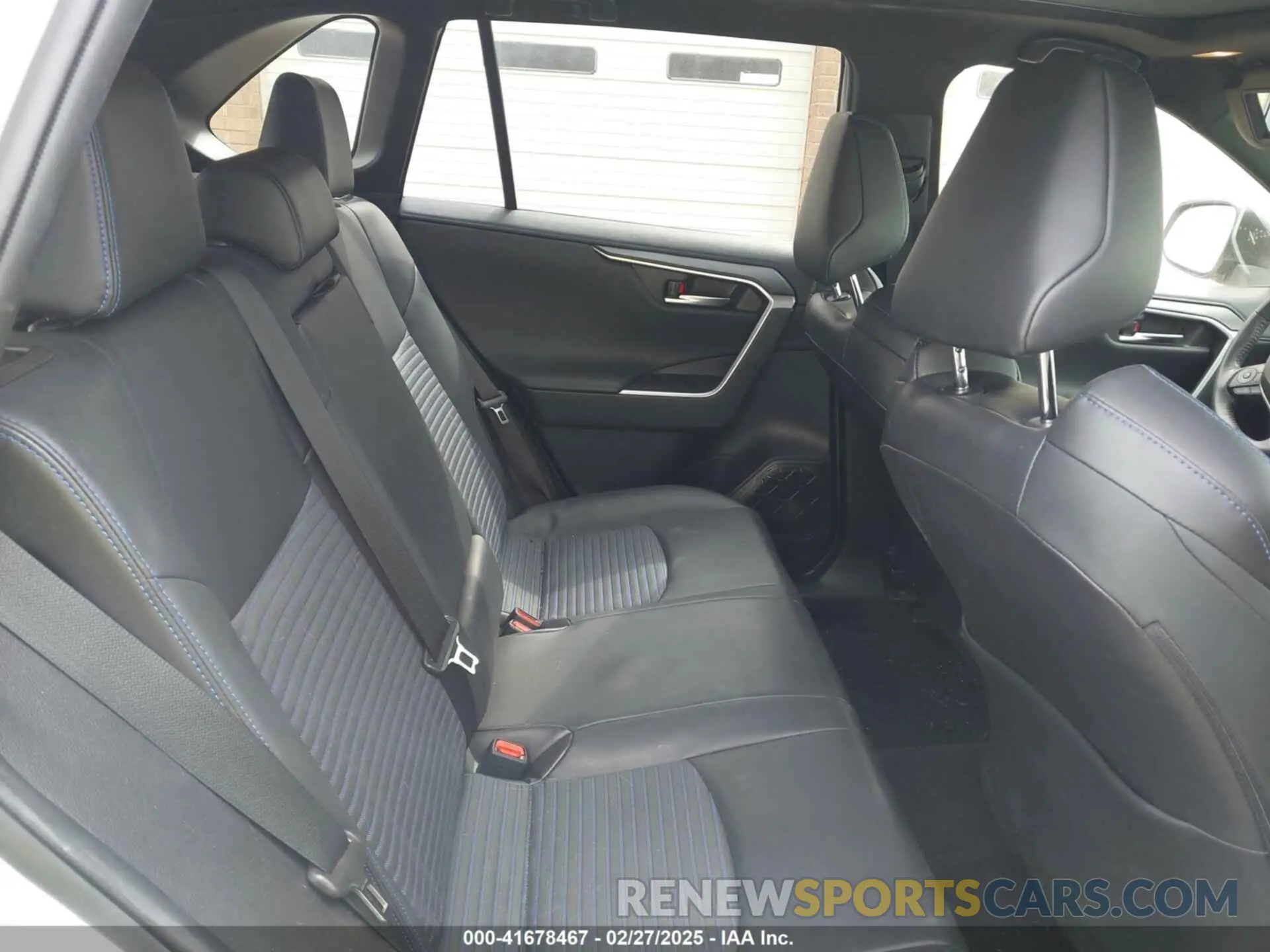 8 Photograph of a damaged car JTMEWRFV9LJ036568 TOYOTA RAV4 HYBRID 2020