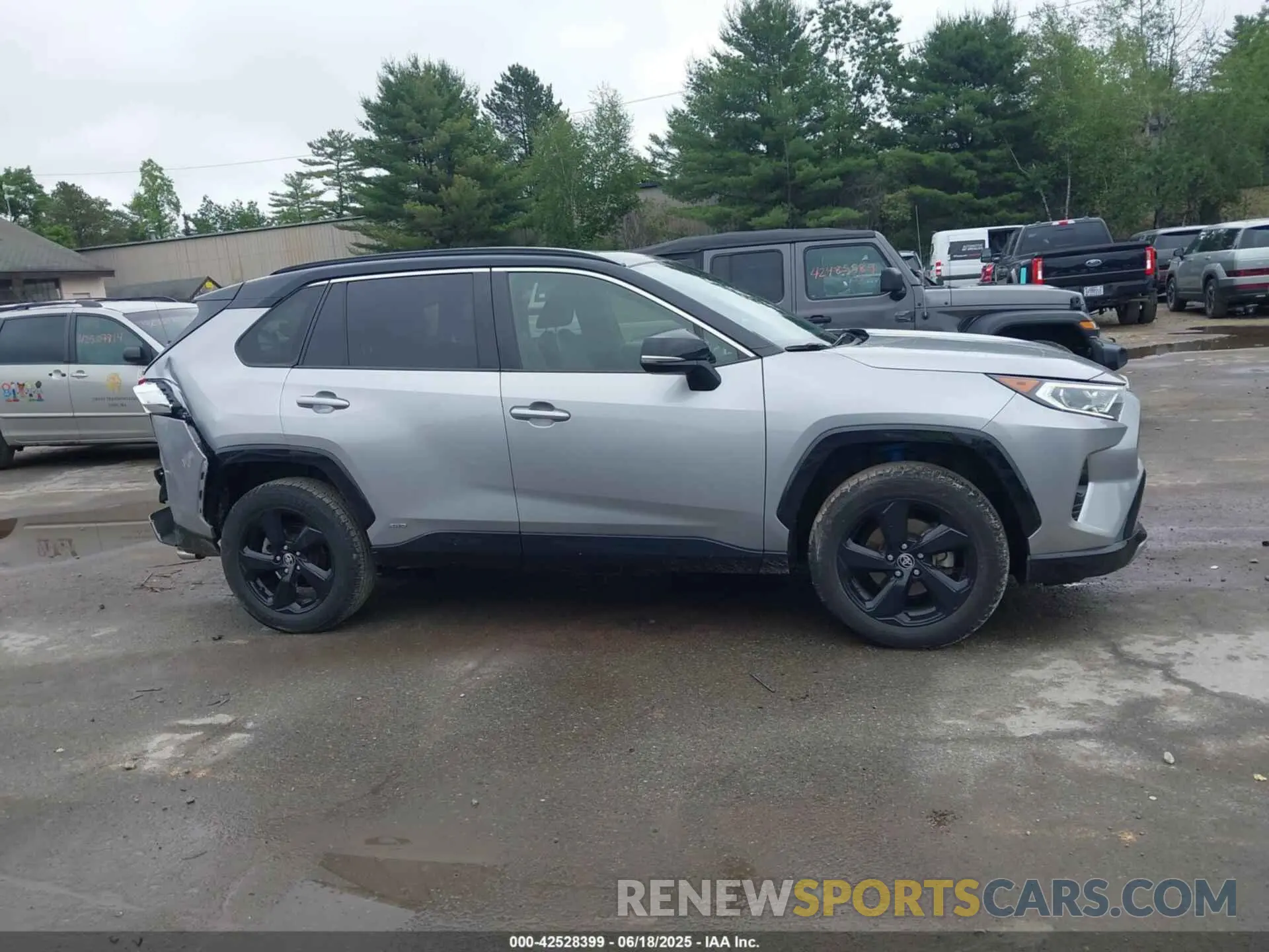 13 Photograph of a damaged car JTMEWRFVXLJ038250 TOYOTA RAV4 HYBRID 2020