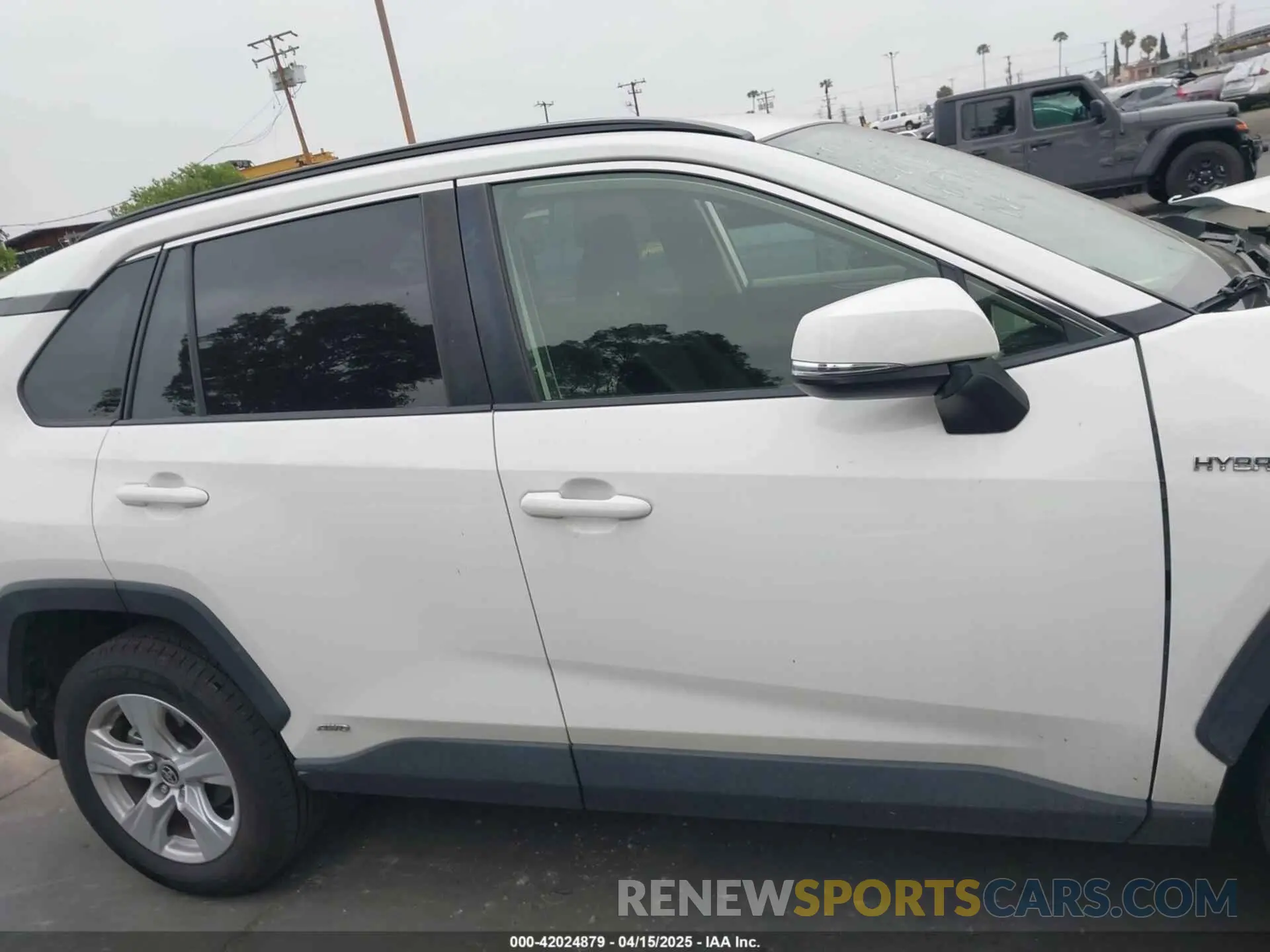 14 Photograph of a damaged car JTMMWRFV1LD064097 TOYOTA RAV4 HYBRID 2020