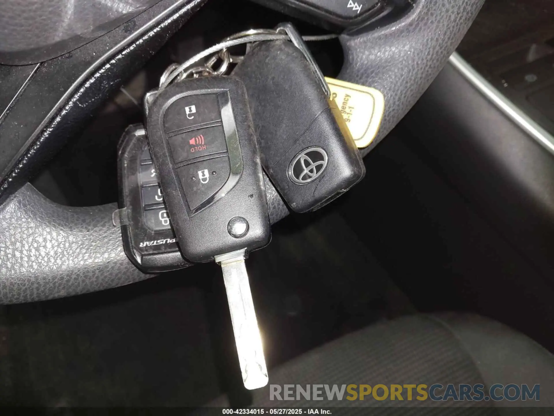 11 Photograph of a damaged car JTMMWRFV6LD059624 TOYOTA RAV4 HYBRID 2020