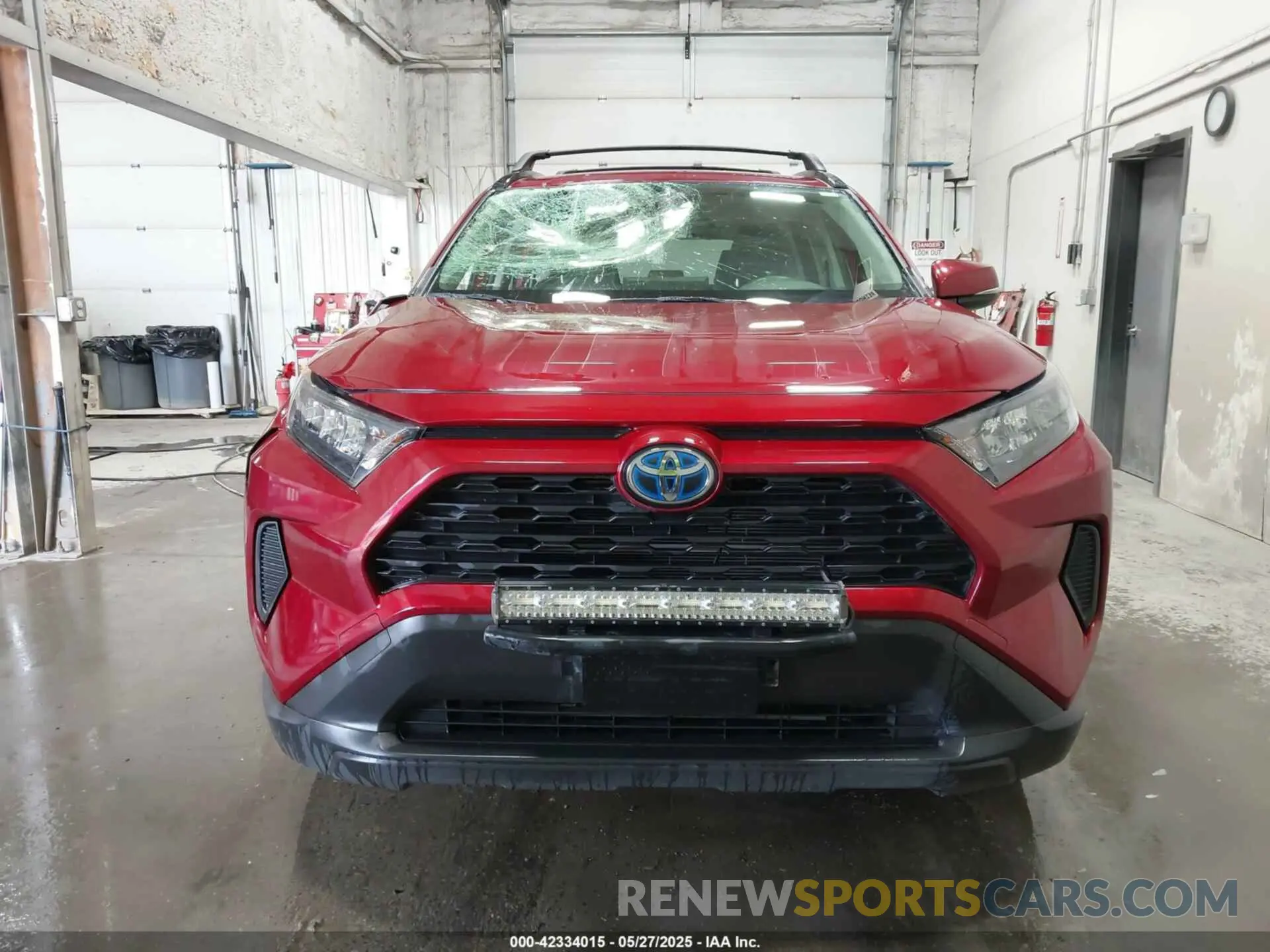 12 Photograph of a damaged car JTMMWRFV6LD059624 TOYOTA RAV4 HYBRID 2020