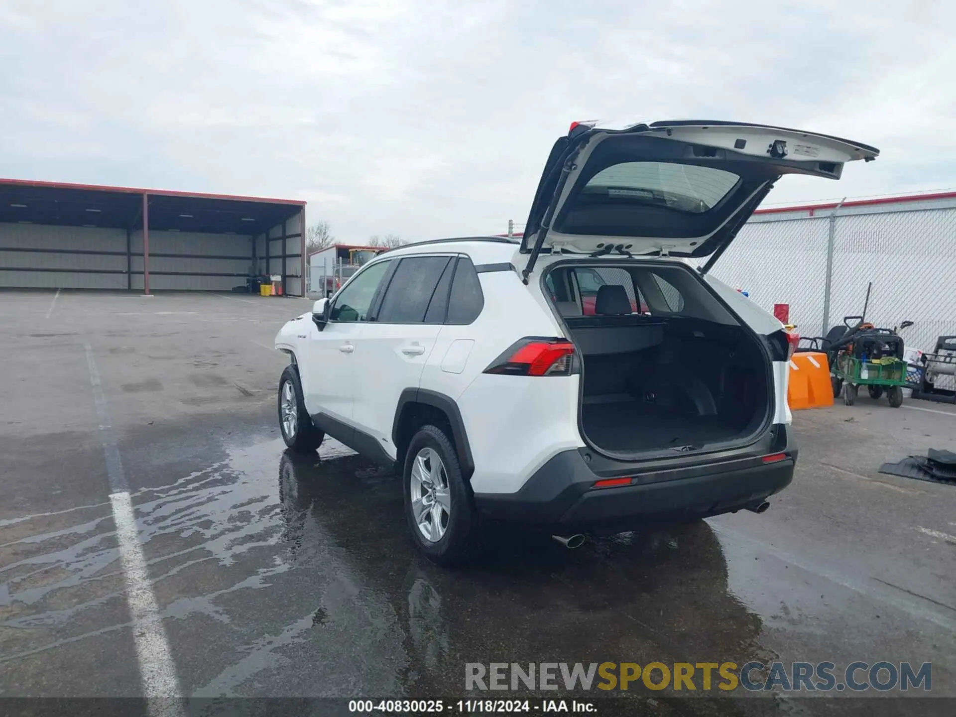3 Photograph of a damaged car JTMR6RFV3LD005901 TOYOTA RAV4 HYBRID 2020