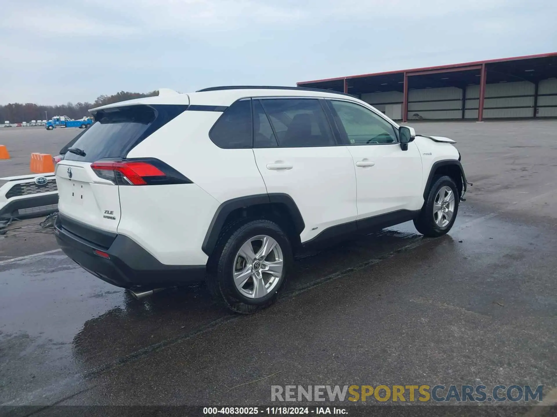 4 Photograph of a damaged car JTMR6RFV3LD005901 TOYOTA RAV4 HYBRID 2020