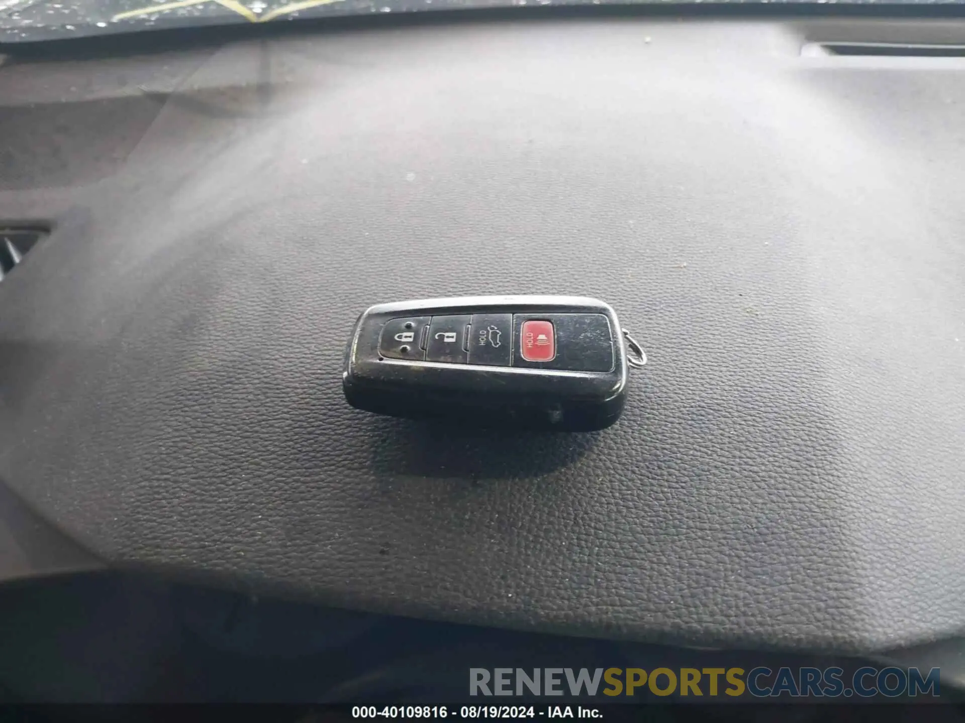 11 Photograph of a damaged car JTMR6RFV7LD005304 TOYOTA RAV4 HYBRID 2020