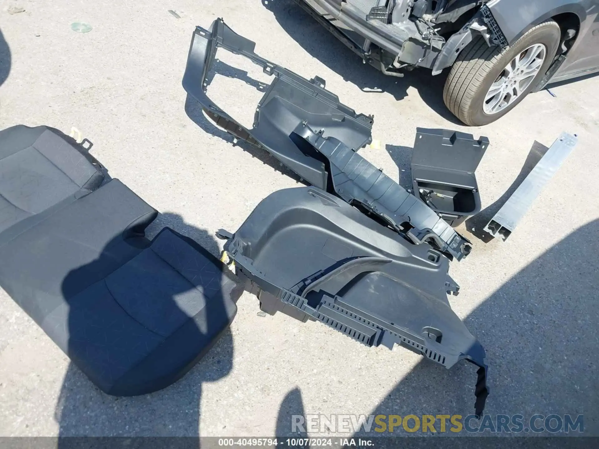 12 Photograph of a damaged car JTMRWRFV6LD066448 TOYOTA RAV4 HYBRID 2020