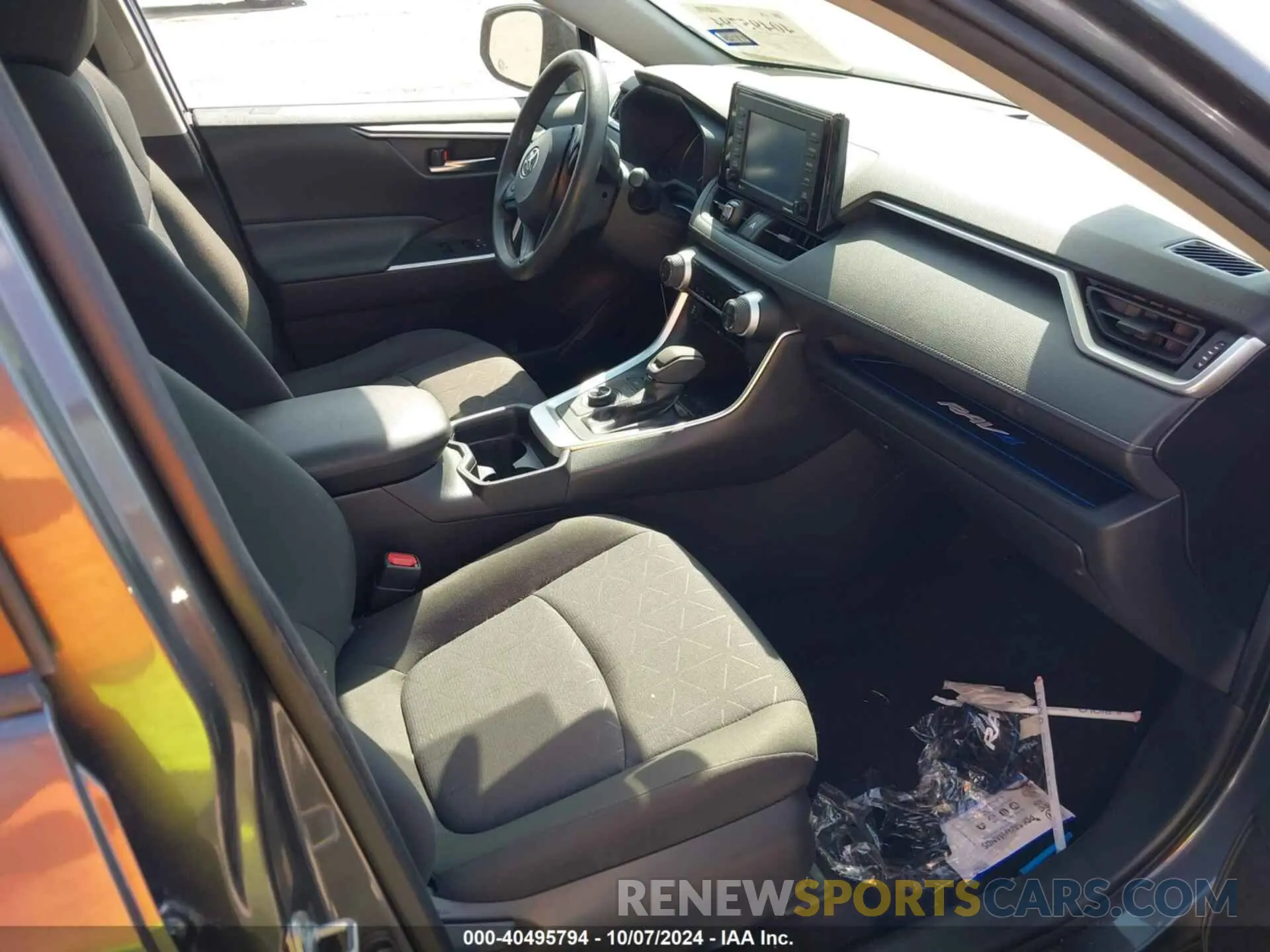 5 Photograph of a damaged car JTMRWRFV6LD066448 TOYOTA RAV4 HYBRID 2020