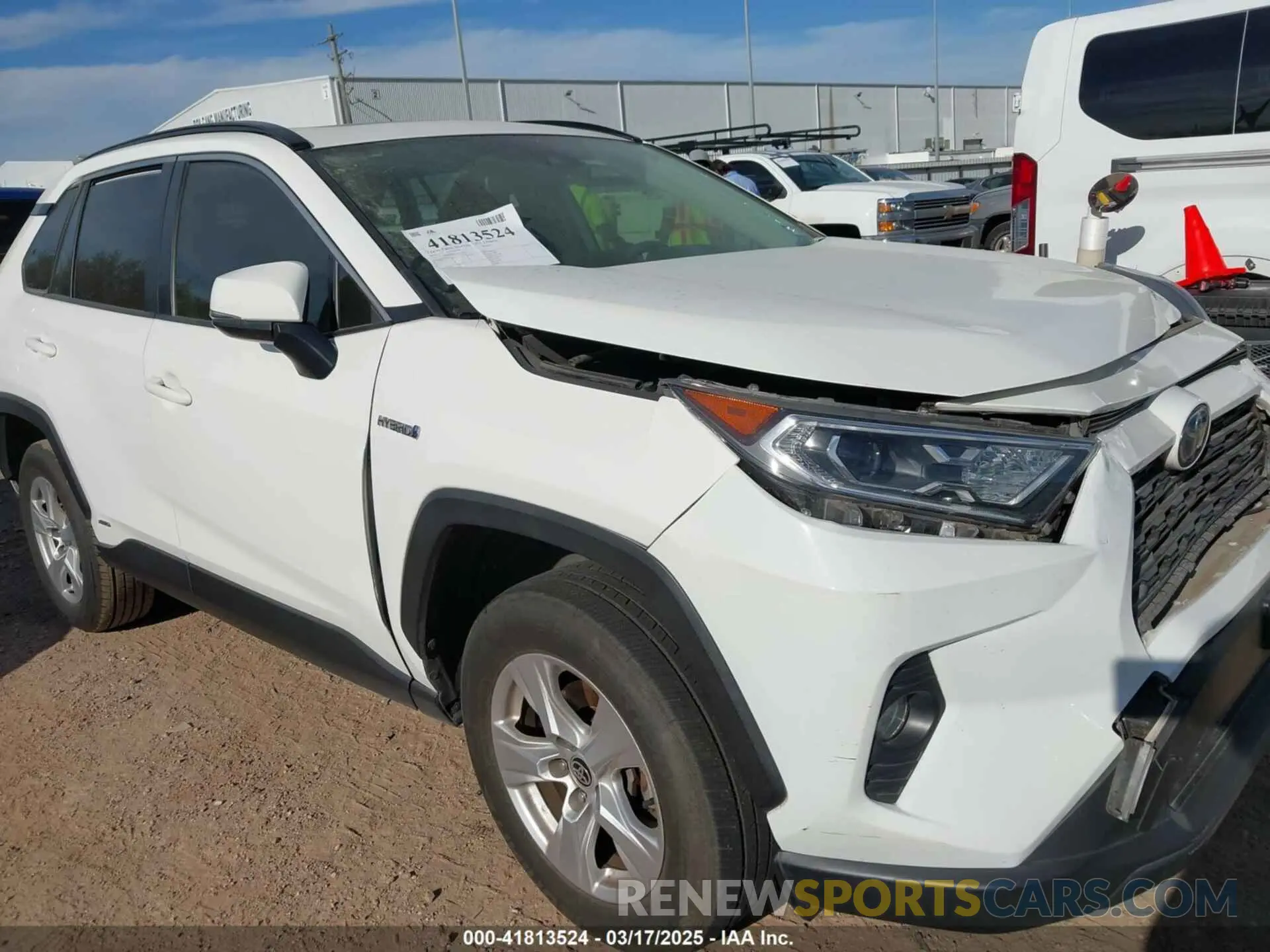 17 Photograph of a damaged car JTMRWRFV6LD549163 TOYOTA RAV4 HYBRID 2020