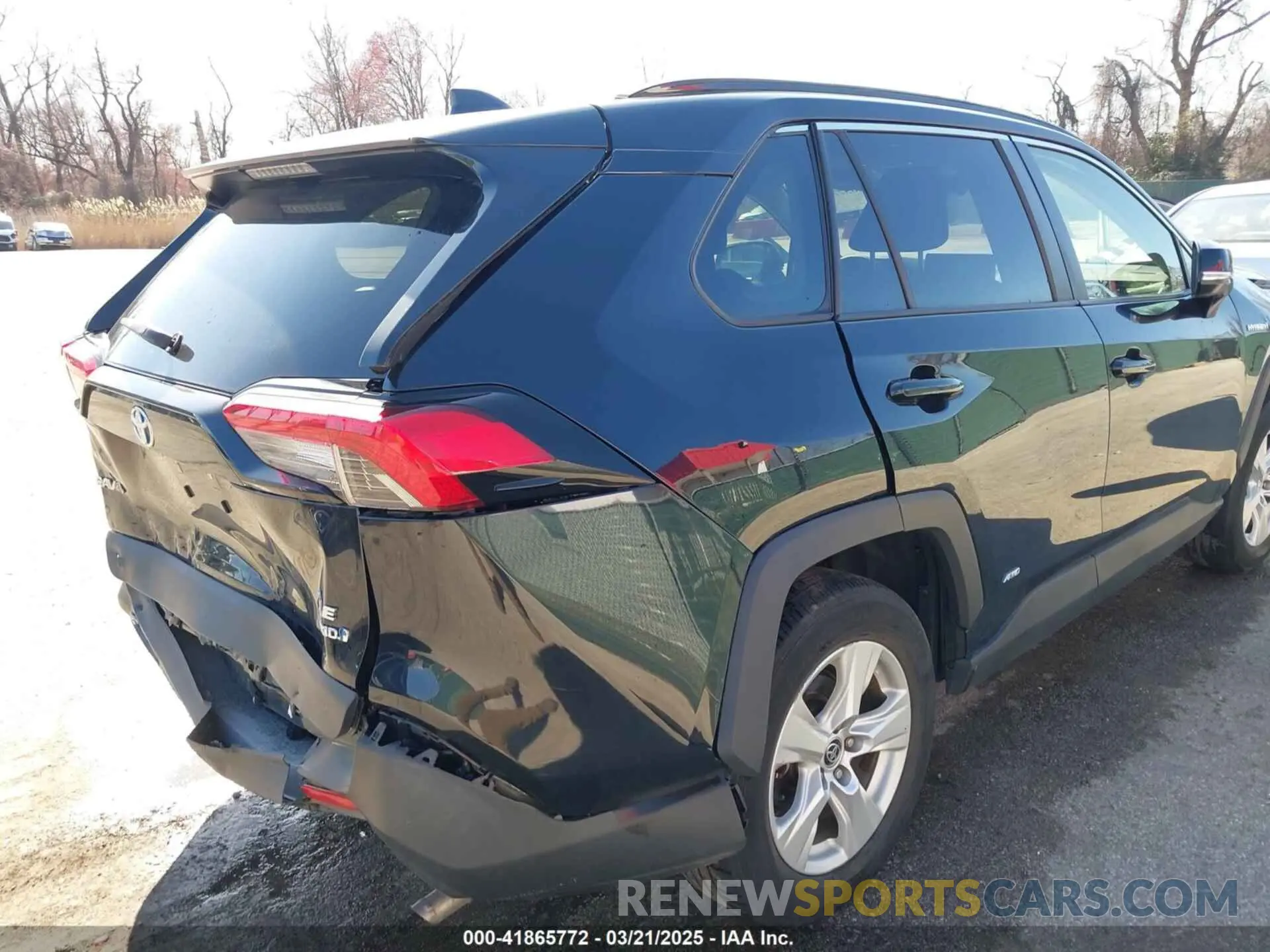 18 Photograph of a damaged car JTMRWRFV9LD044346 TOYOTA RAV4 HYBRID 2020