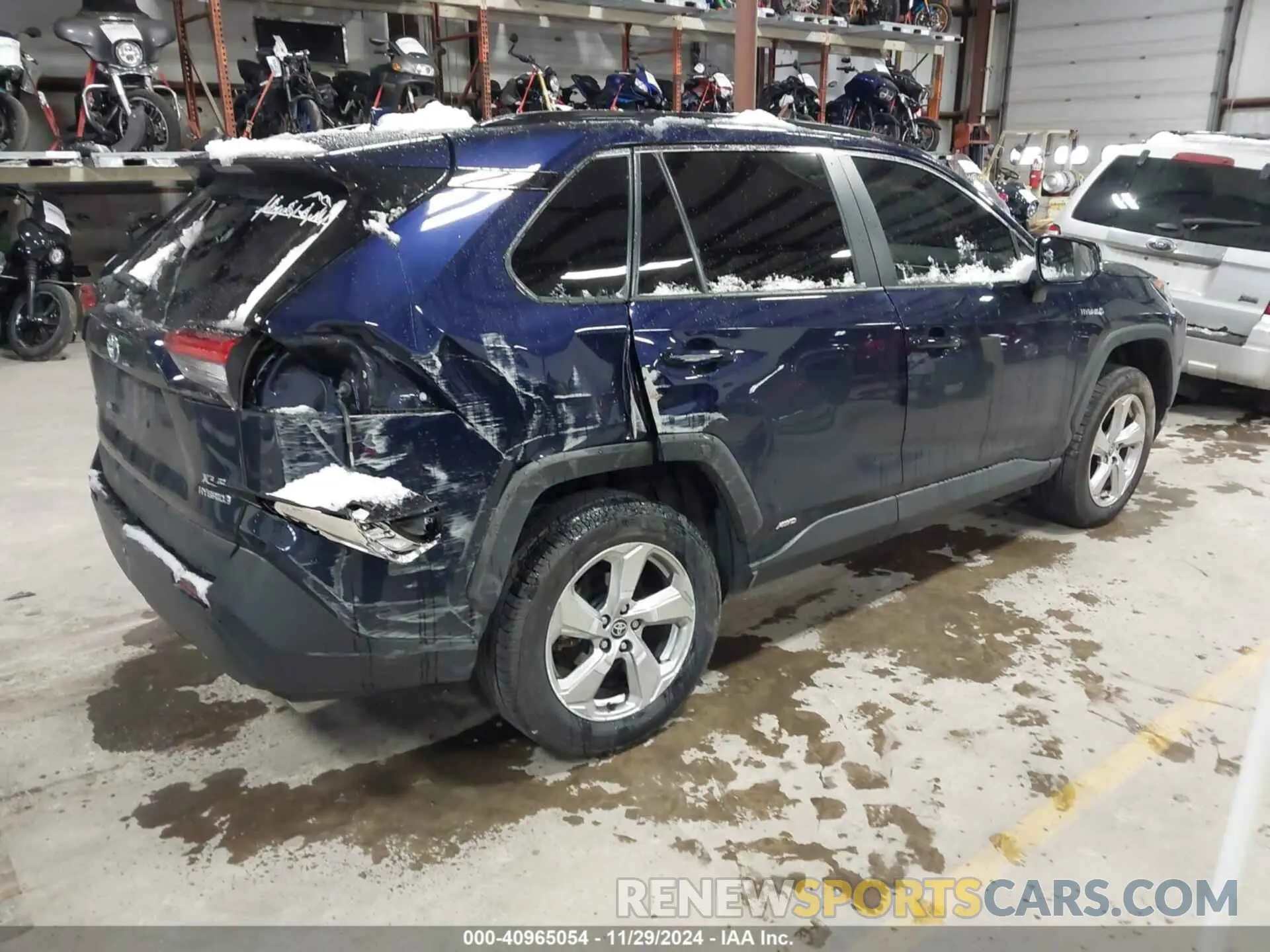 4 Photograph of a damaged car 2T3B6RFV1MW022637 TOYOTA RAV4 HYBRID 2021