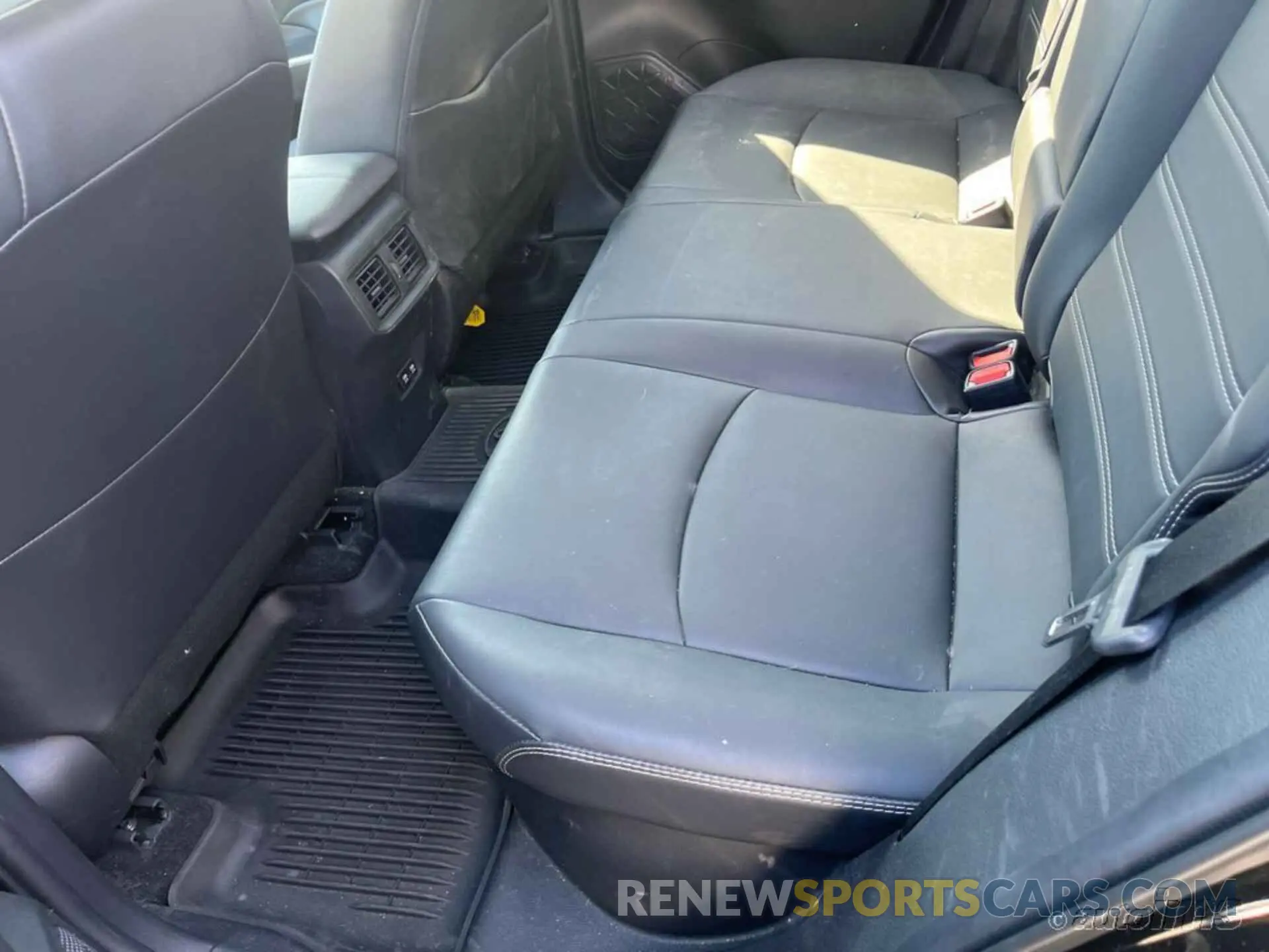 4 Photograph of a damaged car 2T3B6RFV4MW020140 TOYOTA RAV4 HYBRID 2021