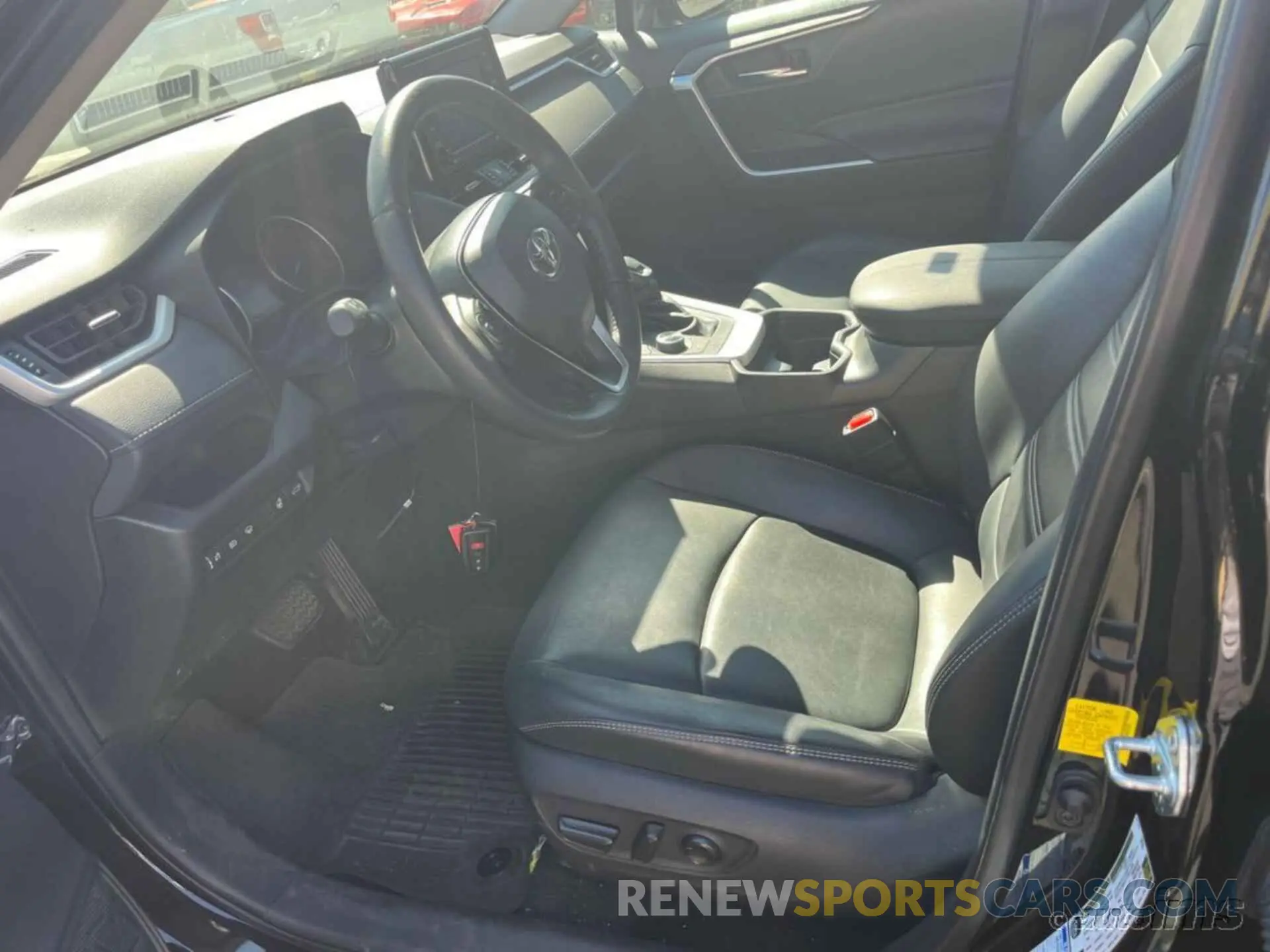 6 Photograph of a damaged car 2T3B6RFV4MW020140 TOYOTA RAV4 HYBRID 2021