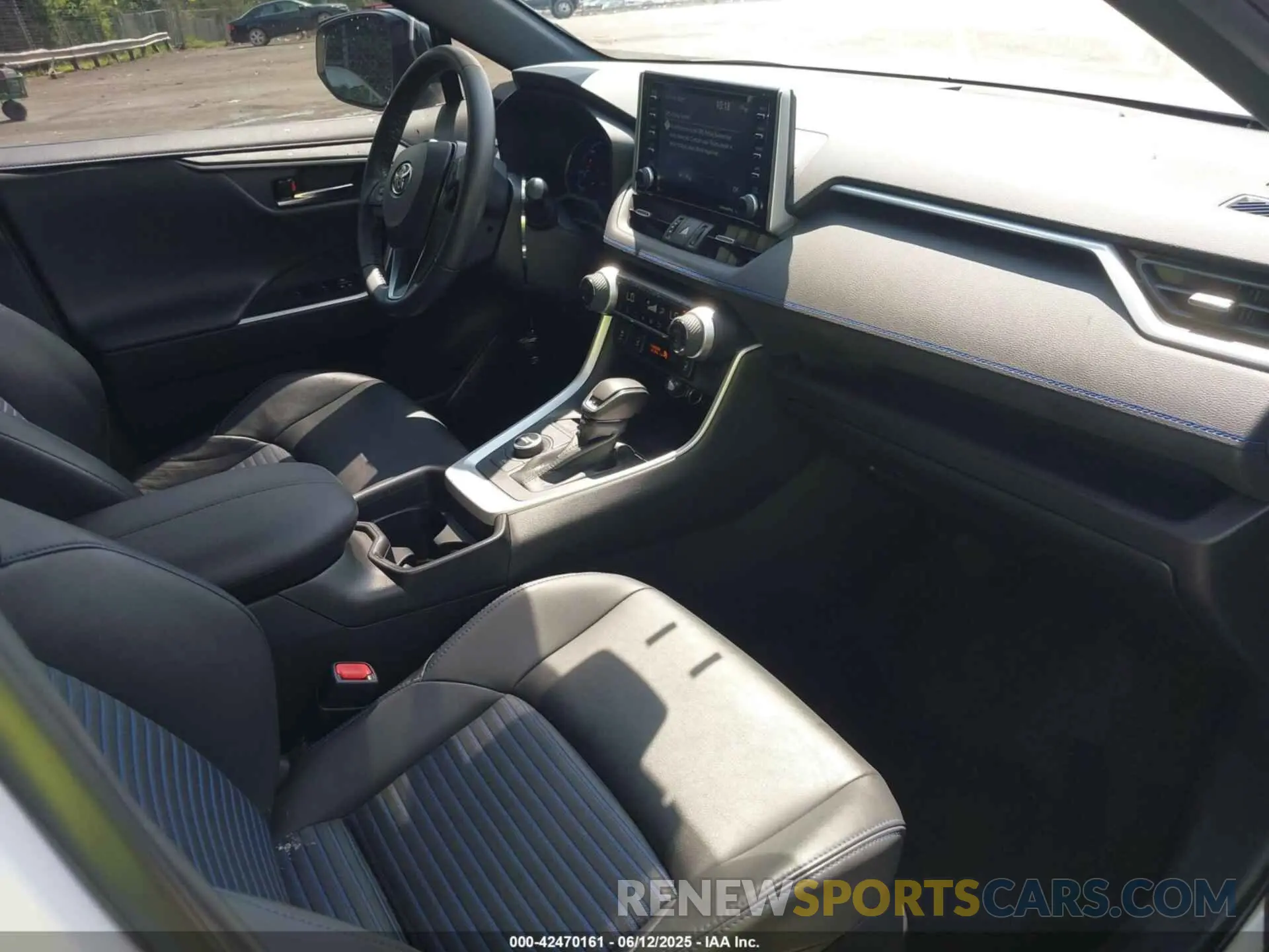 5 Photograph of a damaged car 2T3E6RFV1MW027642 TOYOTA RAV4 HYBRID 2021