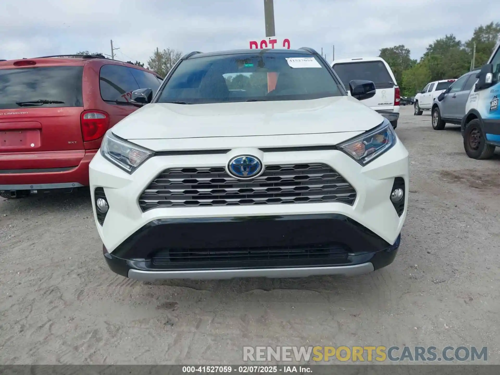 13 Photograph of a damaged car 2T3E6RFV3MW006002 TOYOTA RAV4 HYBRID 2021