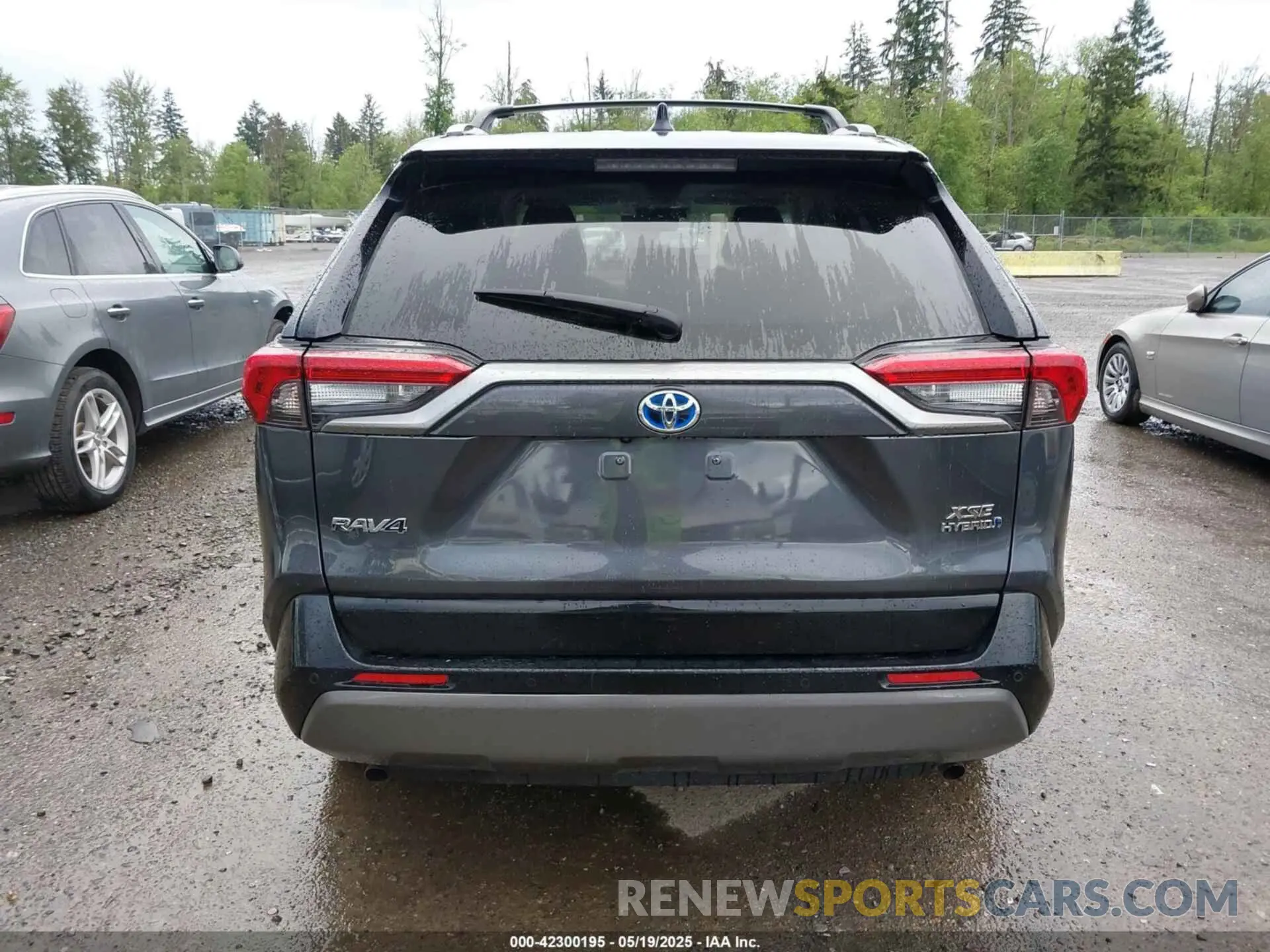 16 Photograph of a damaged car 2T3E6RFV4MW004081 TOYOTA RAV4 HYBRID 2021