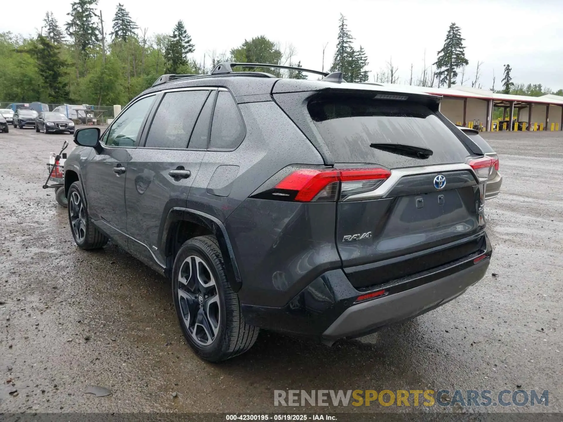 3 Photograph of a damaged car 2T3E6RFV4MW004081 TOYOTA RAV4 HYBRID 2021