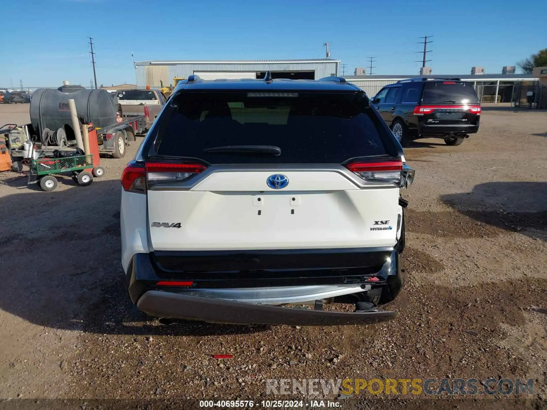 17 Photograph of a damaged car 2T3E6RFV4MW027196 TOYOTA RAV4 HYBRID 2021