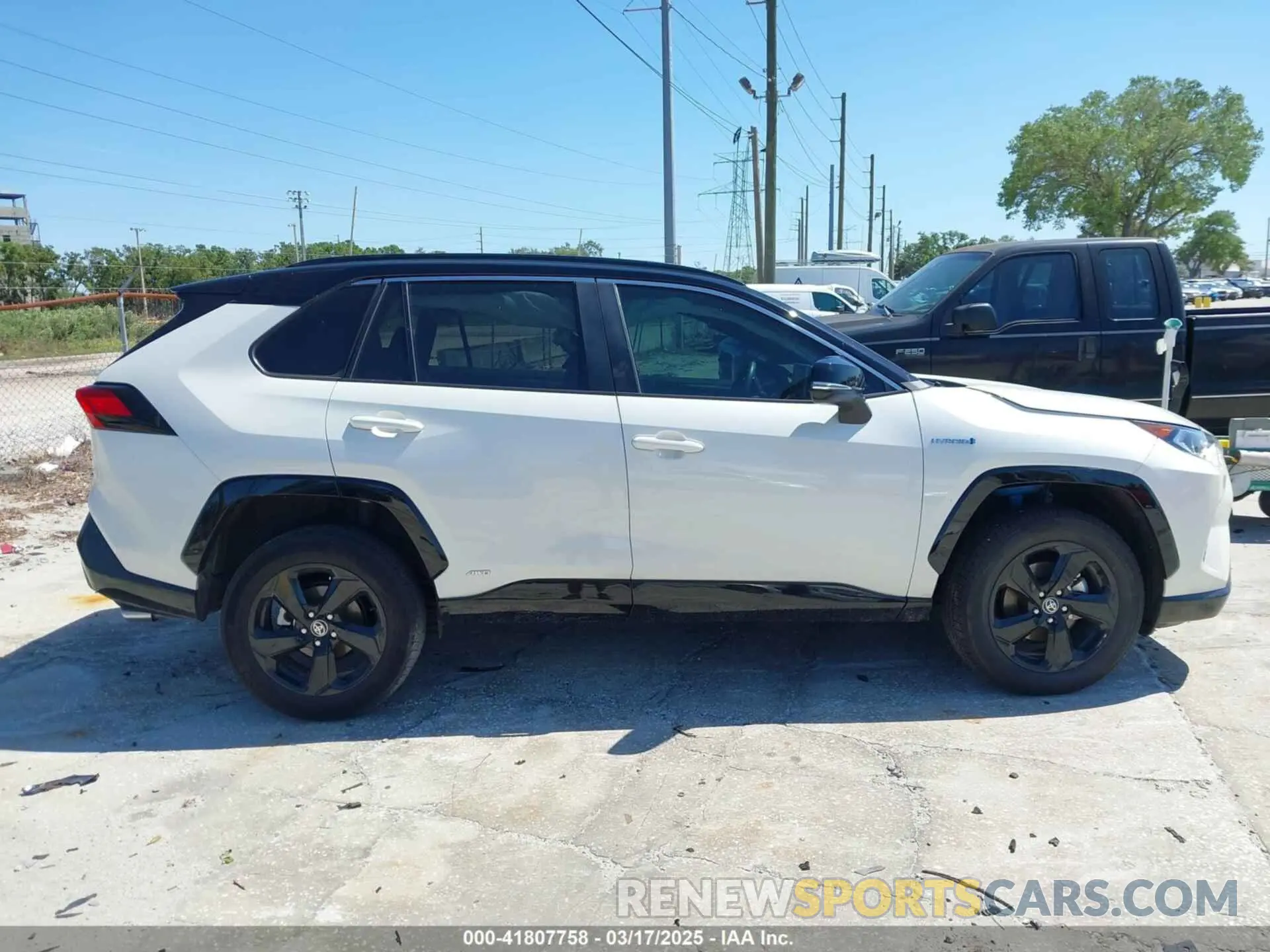 13 Photograph of a damaged car 2T3E6RFV4MW027568 TOYOTA RAV4 HYBRID 2021
