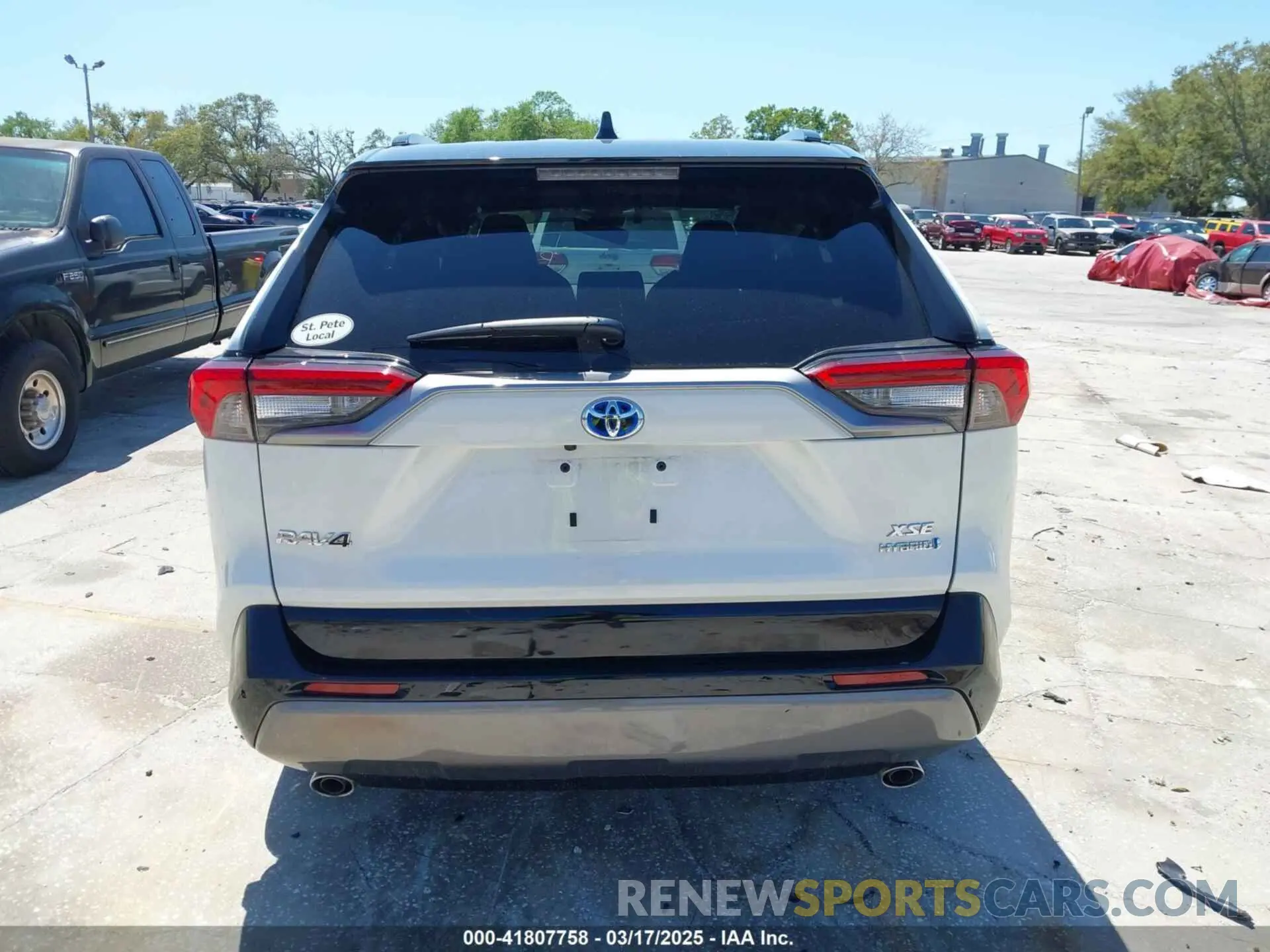 16 Photograph of a damaged car 2T3E6RFV4MW027568 TOYOTA RAV4 HYBRID 2021