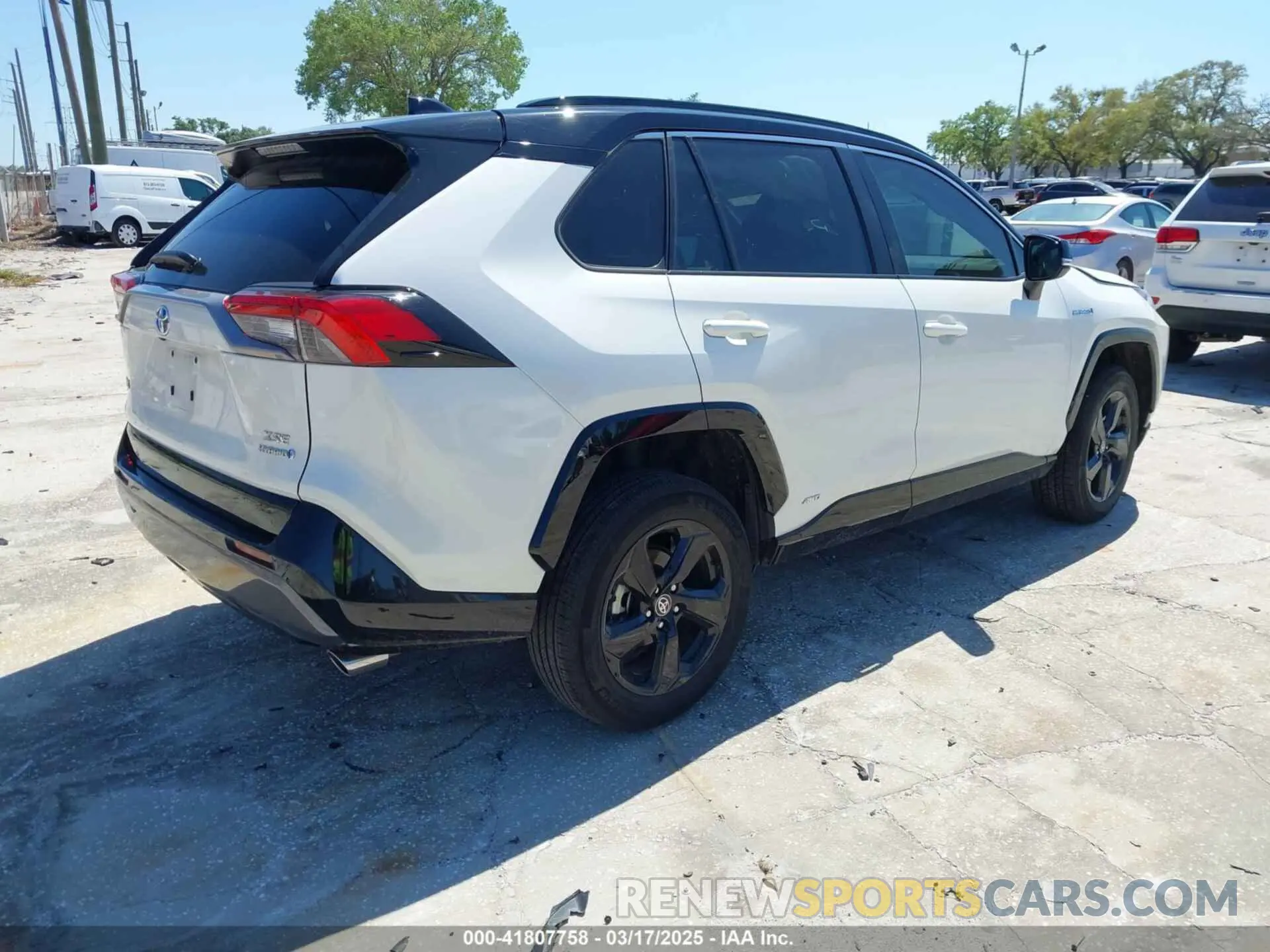 4 Photograph of a damaged car 2T3E6RFV4MW027568 TOYOTA RAV4 HYBRID 2021