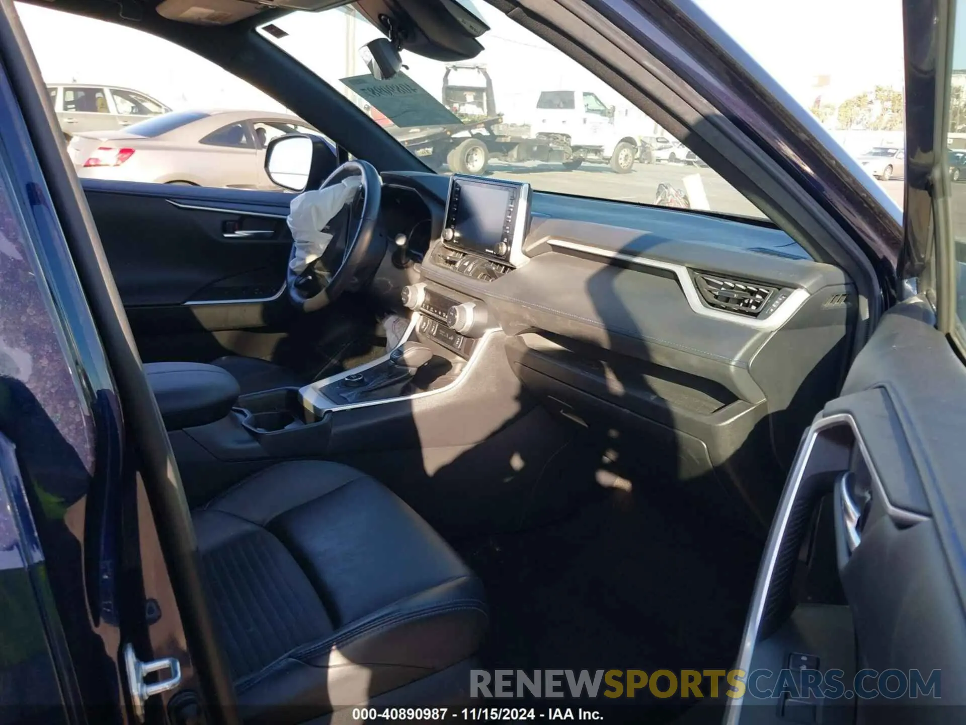 5 Photograph of a damaged car 2T3E6RFV5MW015266 TOYOTA RAV4 HYBRID 2021