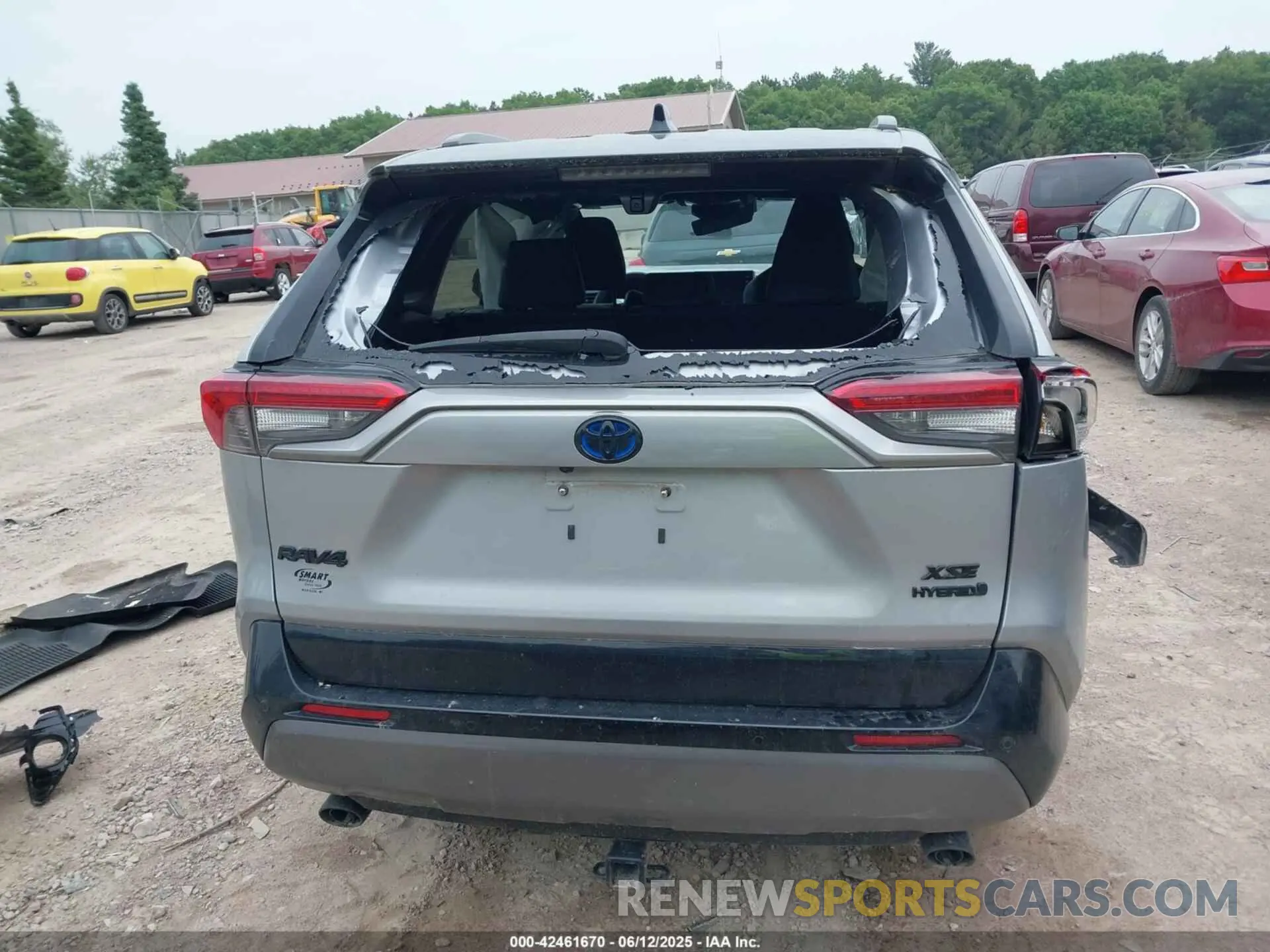 17 Photograph of a damaged car 2T3E6RFV6MW007886 TOYOTA RAV4 HYBRID 2021