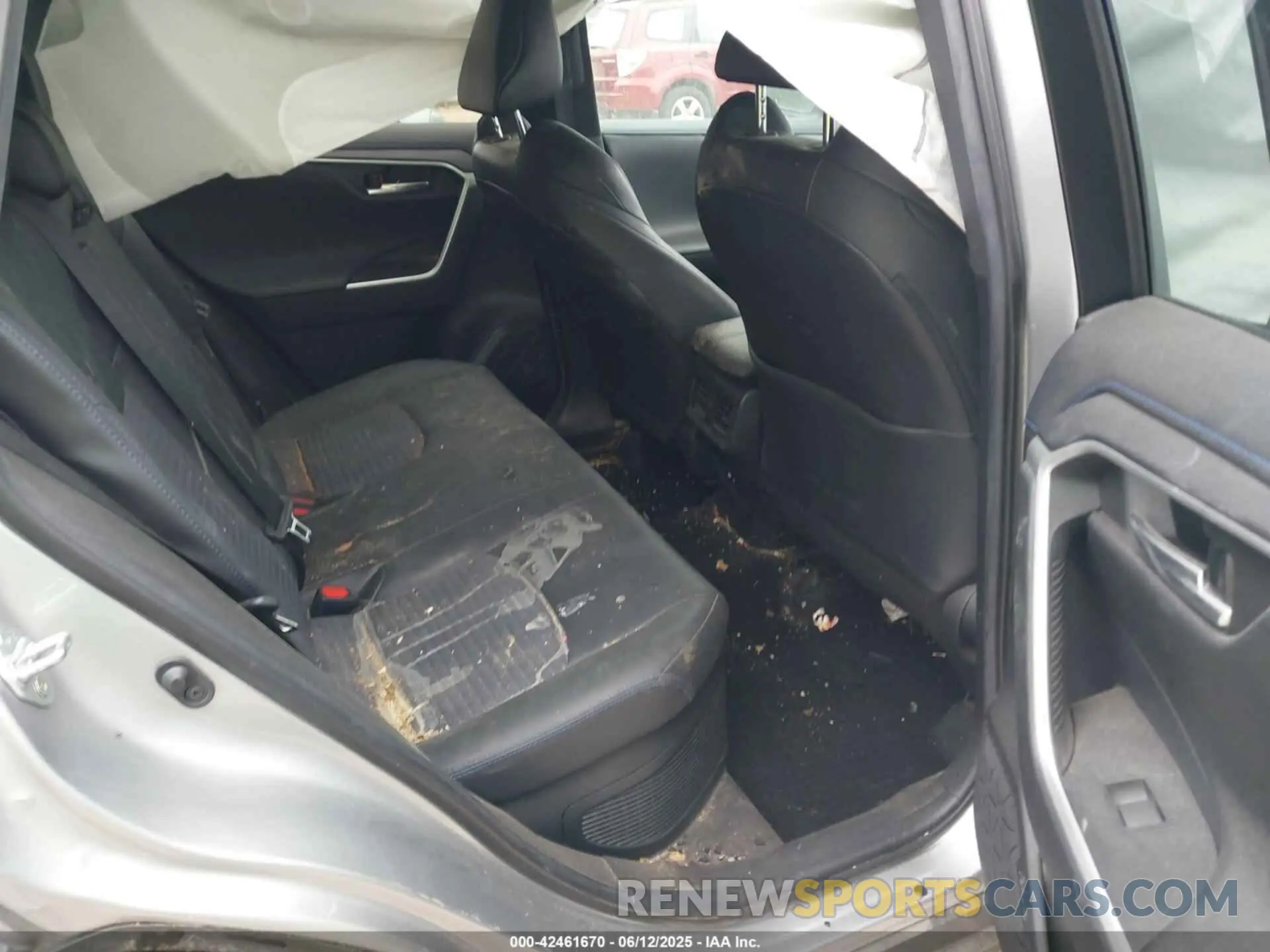 8 Photograph of a damaged car 2T3E6RFV6MW007886 TOYOTA RAV4 HYBRID 2021