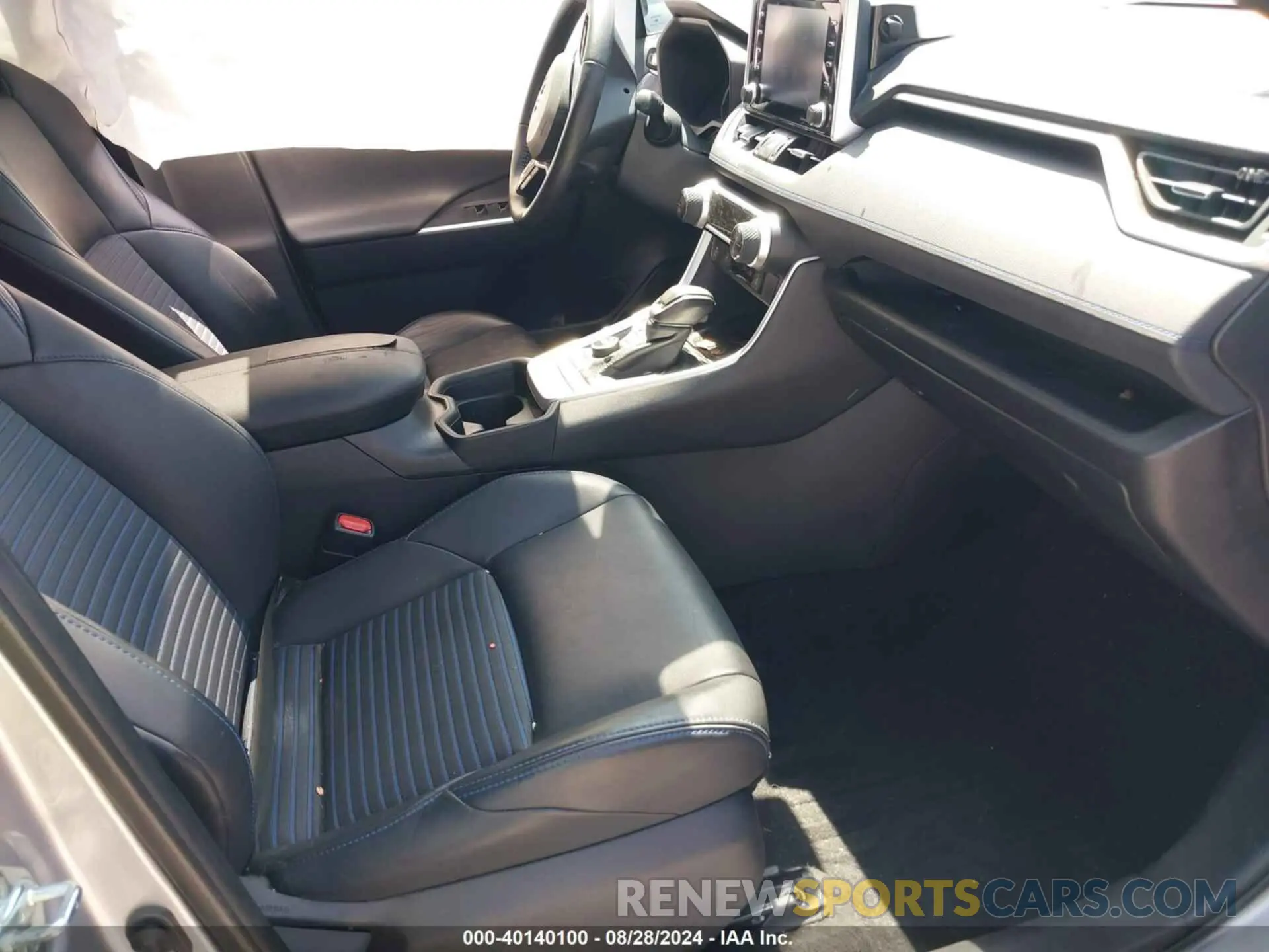 5 Photograph of a damaged car 2T3E6RFV7MW017665 TOYOTA RAV4 HYBRID 2021