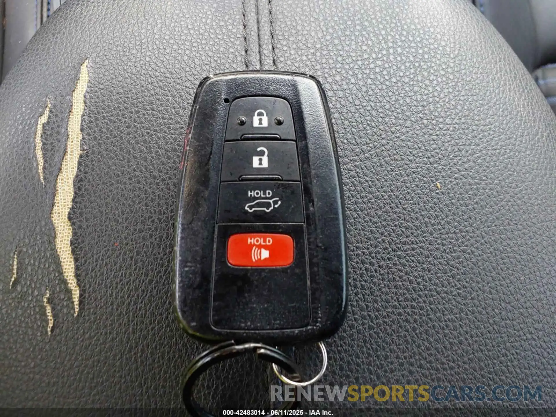 11 Photograph of a damaged car 2T3E6RFV8MW024270 TOYOTA RAV4 HYBRID 2021