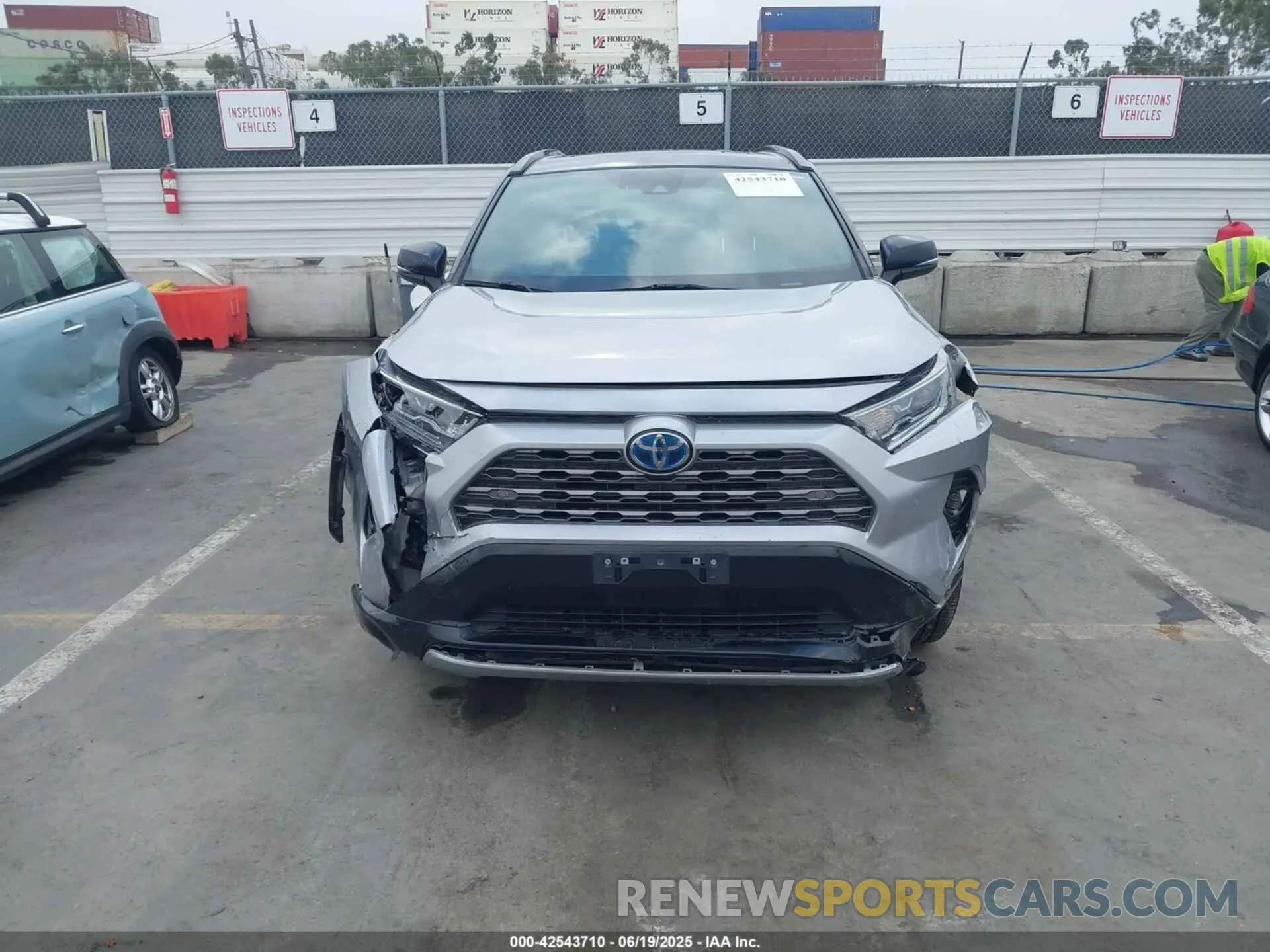 13 Photograph of a damaged car 2T3E6RFV8MW025418 TOYOTA RAV4 HYBRID 2021