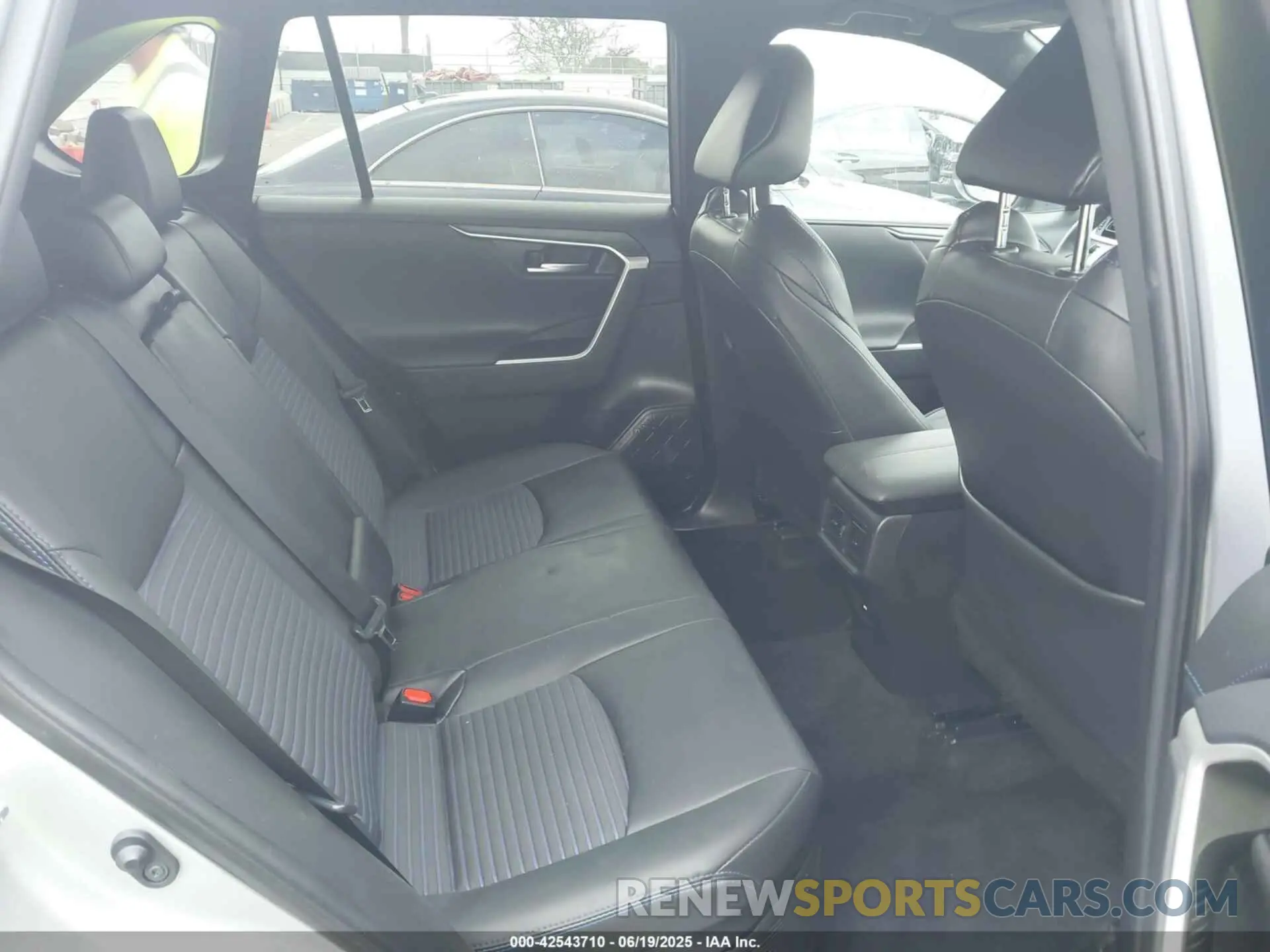 8 Photograph of a damaged car 2T3E6RFV8MW025418 TOYOTA RAV4 HYBRID 2021