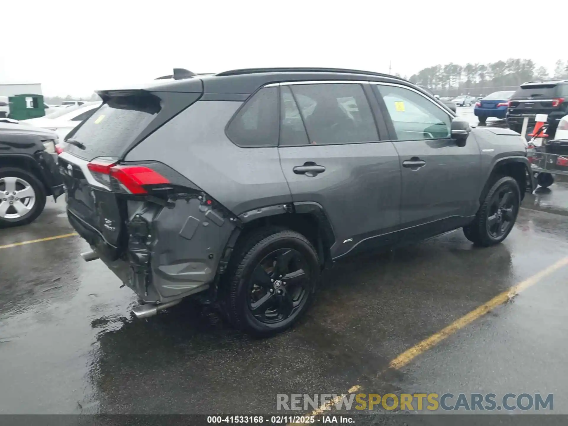 4 Photograph of a damaged car 2T3E6RFV9MW025895 TOYOTA RAV4 HYBRID 2021