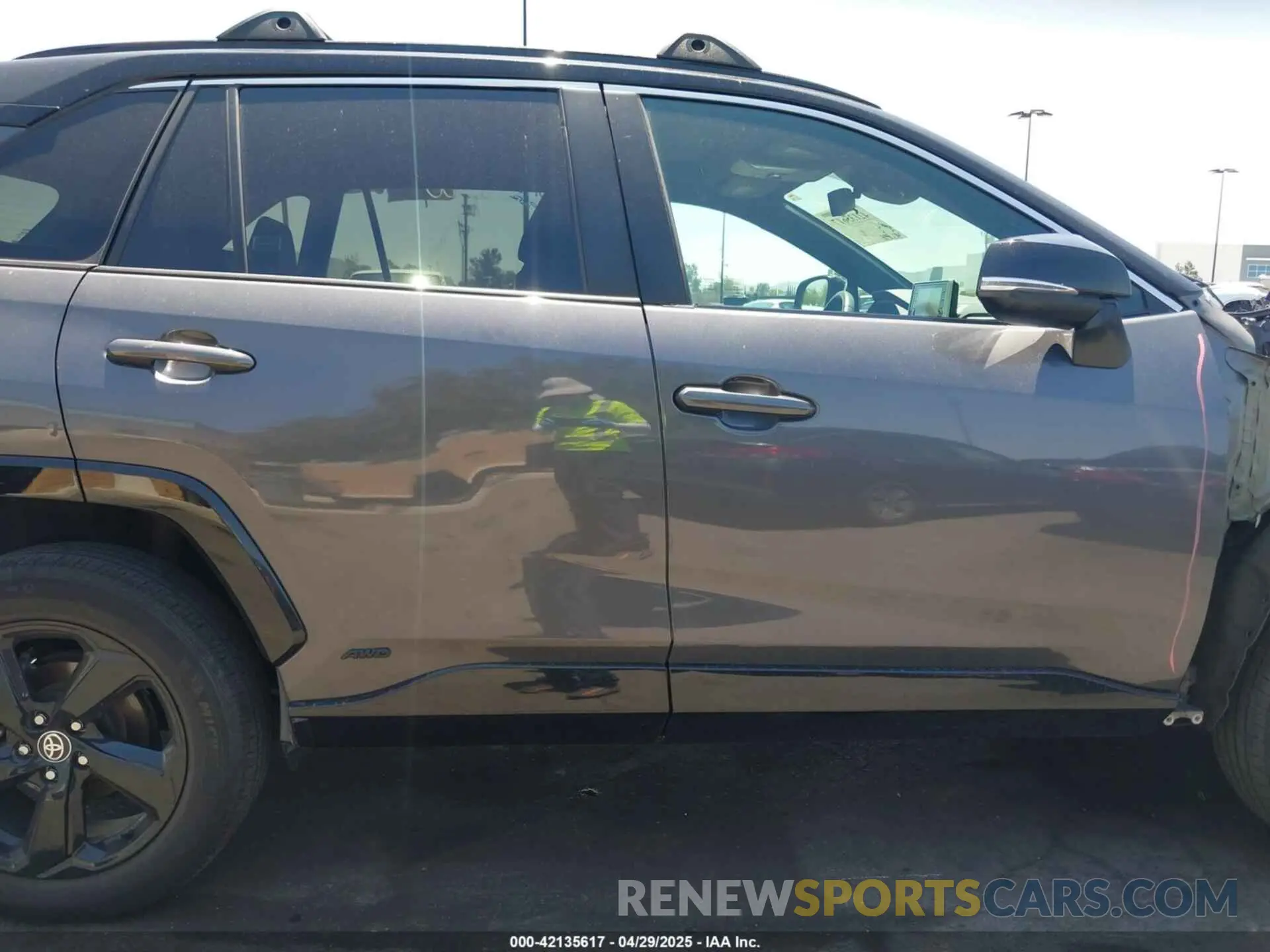 14 Photograph of a damaged car 2T3E6RFVXMW016803 TOYOTA RAV4 HYBRID 2021