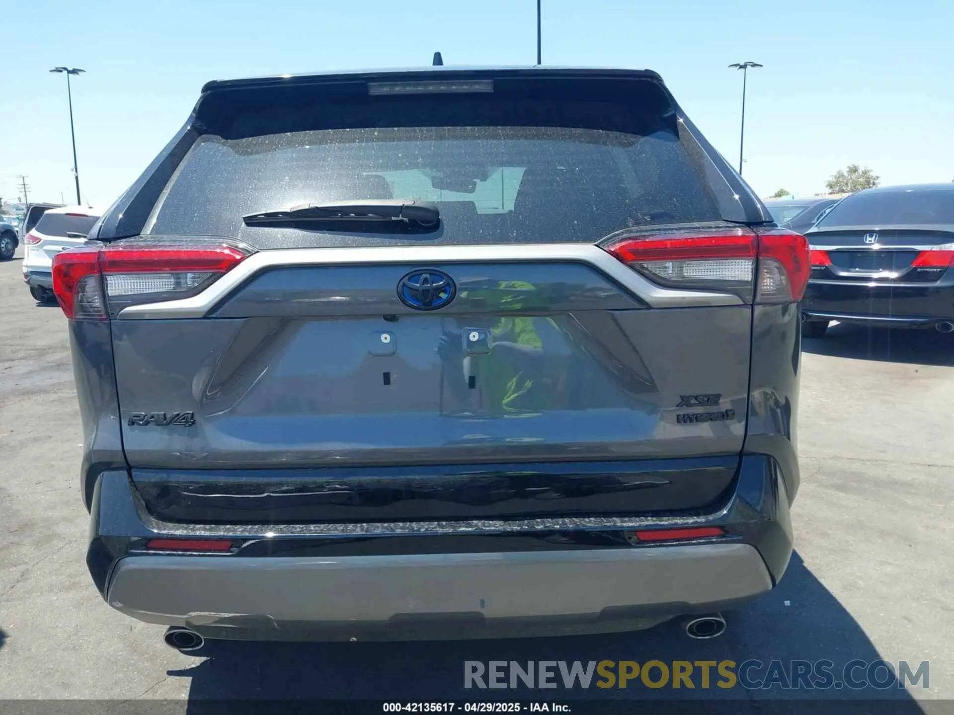 17 Photograph of a damaged car 2T3E6RFVXMW016803 TOYOTA RAV4 HYBRID 2021