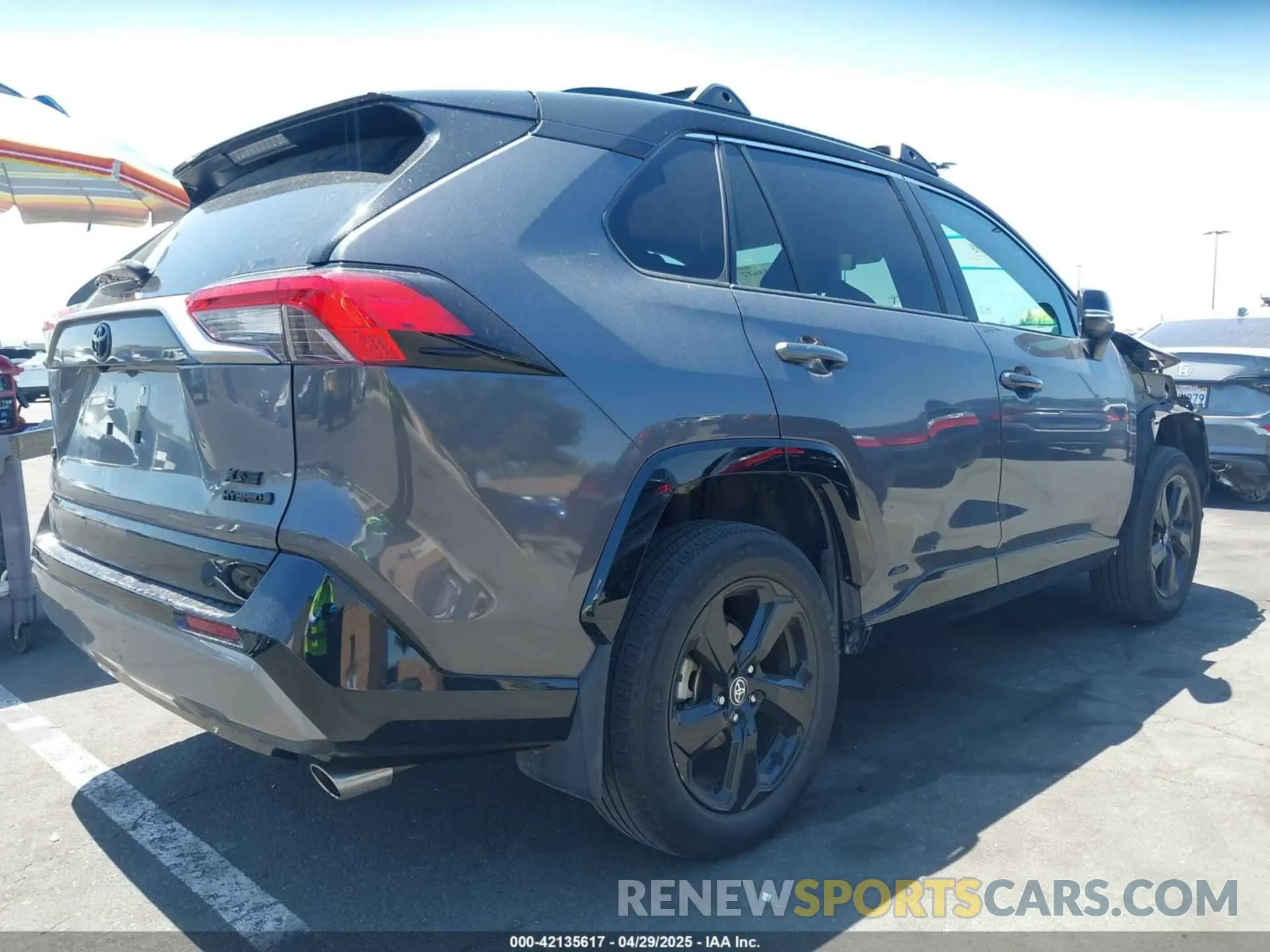 4 Photograph of a damaged car 2T3E6RFVXMW016803 TOYOTA RAV4 HYBRID 2021