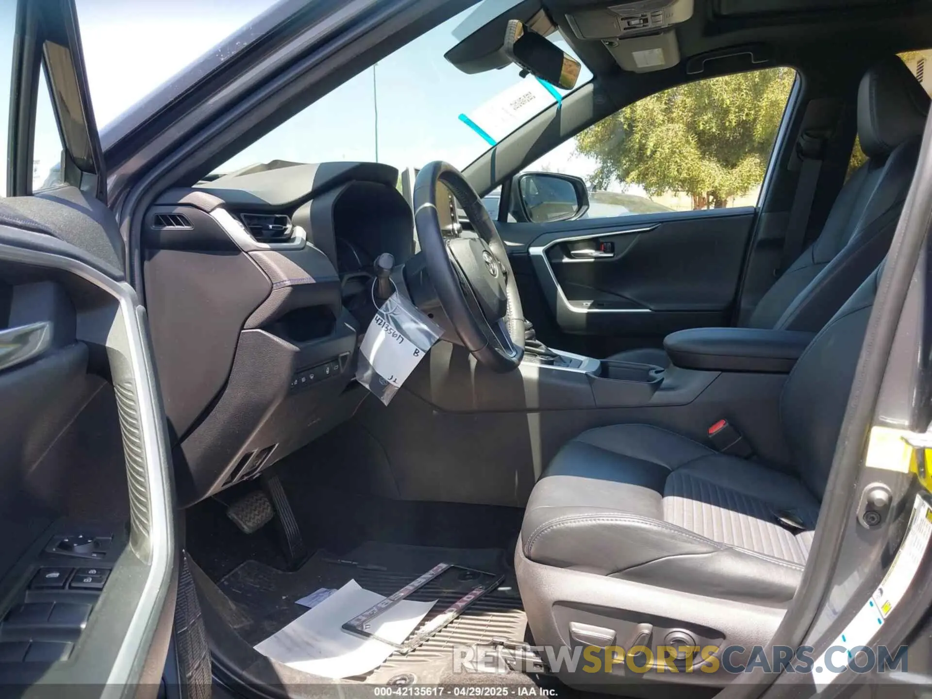 5 Photograph of a damaged car 2T3E6RFVXMW016803 TOYOTA RAV4 HYBRID 2021