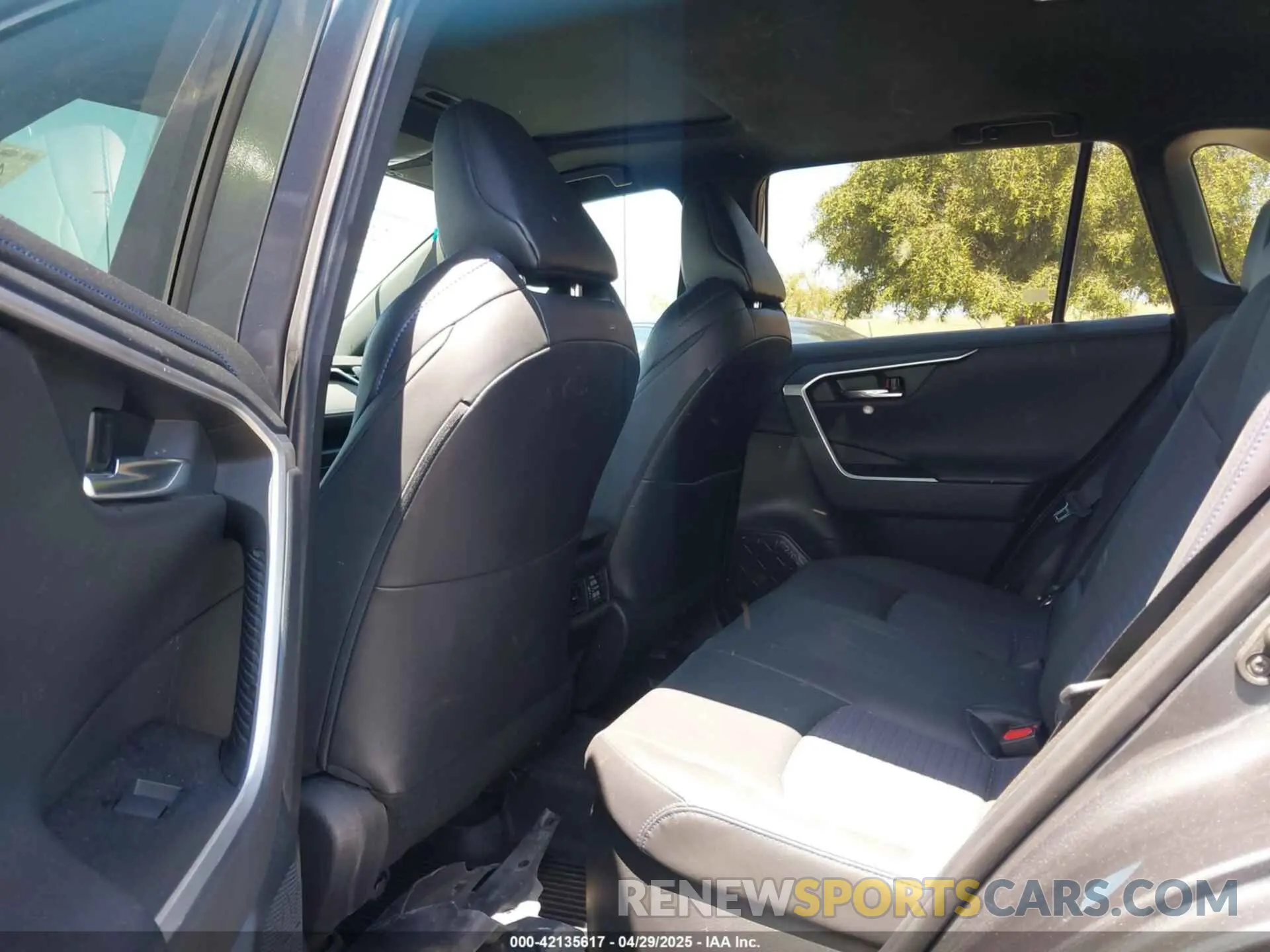 8 Photograph of a damaged car 2T3E6RFVXMW016803 TOYOTA RAV4 HYBRID 2021